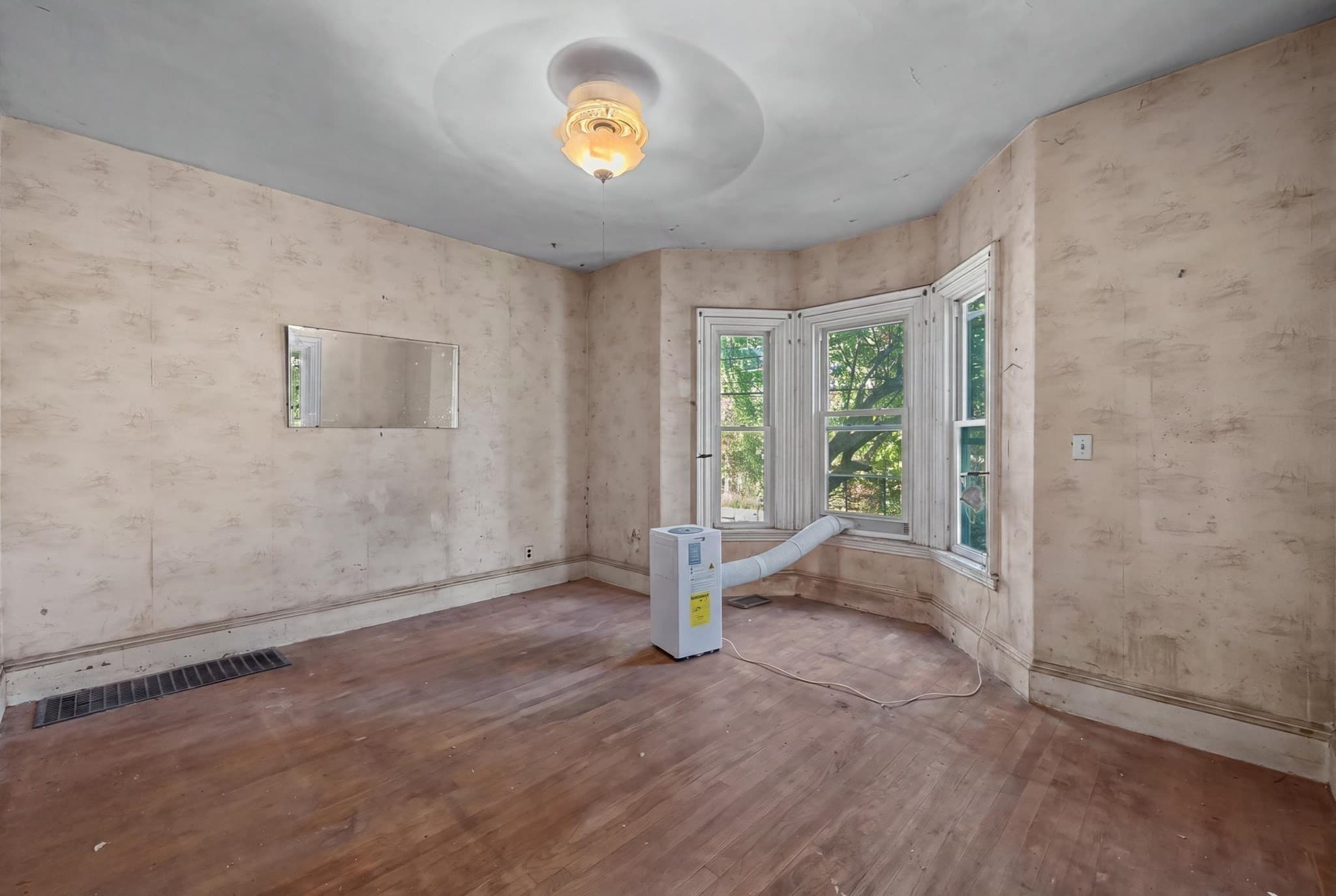 Single Family Residence at 5 Westminster St, Boston MA 02136, Boston, photo 7 of 32