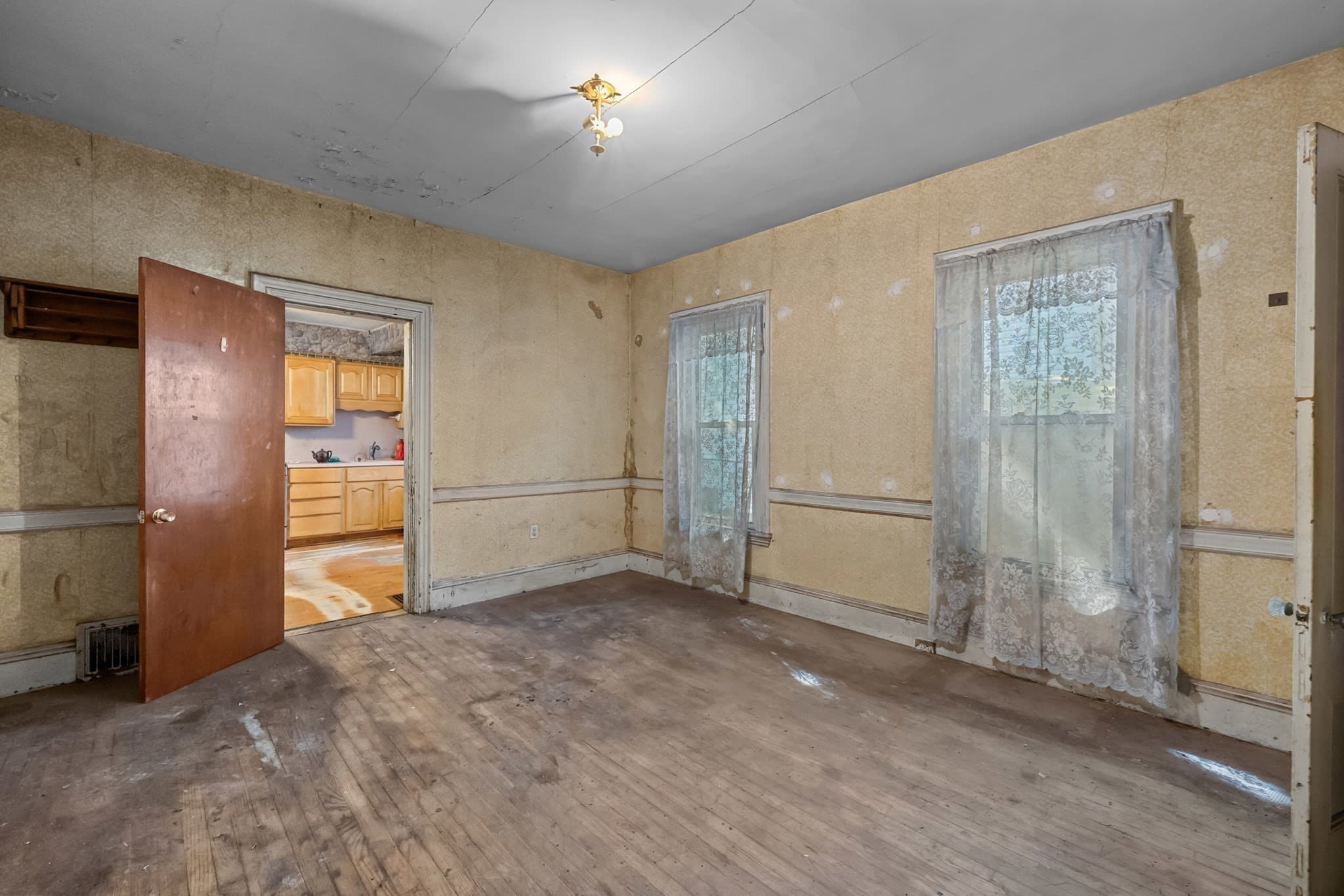 Single Family Residence at 5 Westminster St, Boston MA 02136, Boston, photo 10 of 32