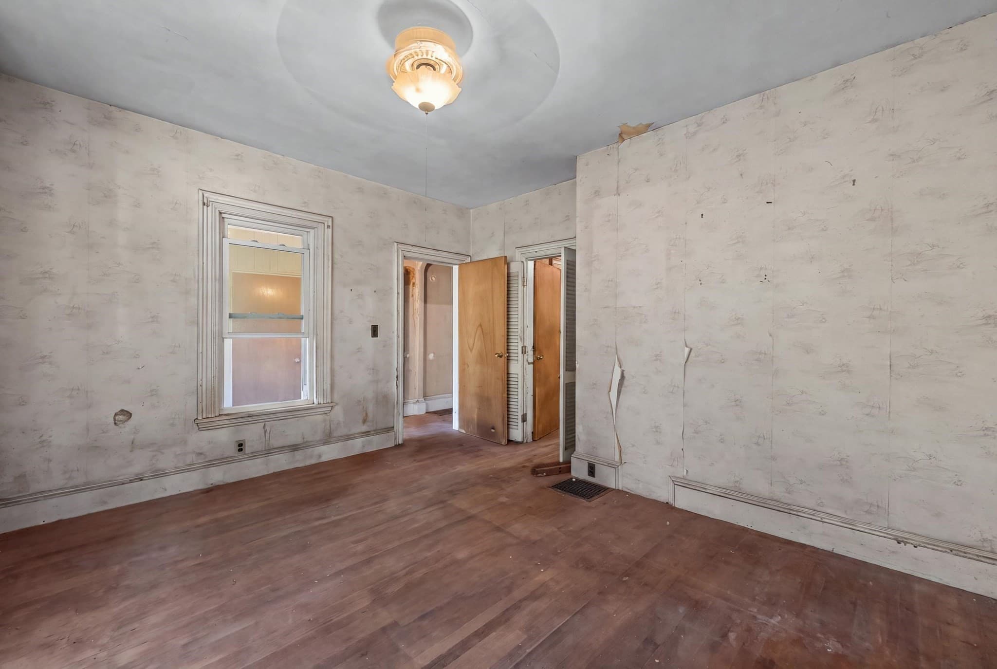 Single Family Residence at 5 Westminster St, Boston MA 02136, Boston, photo 8 of 32