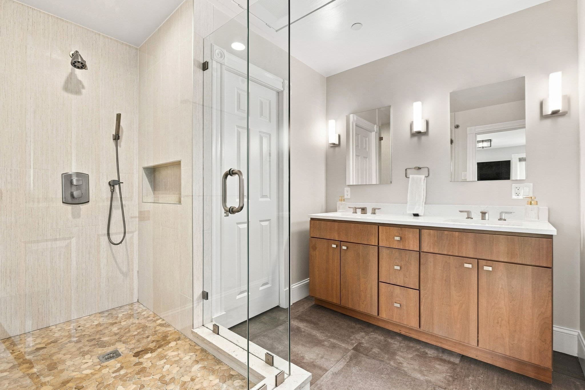 Condominium at 31 Bowdoin St # 4, Boston MA 02114, photo 17 of 30
