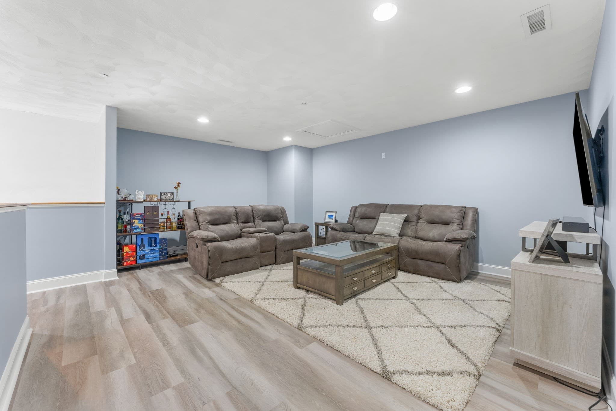 Condominium at 10 Charnstaff Ln # 404, Billerica MA 01821, Billerica, photo 24 of 38