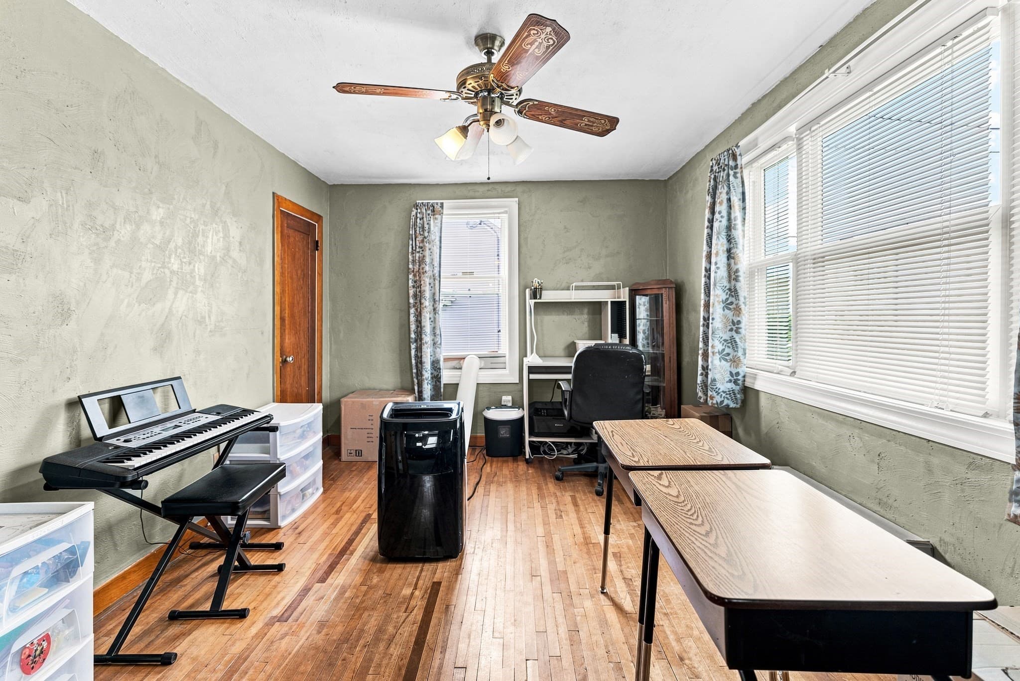 Single Family Residence at 577 Pokross St, Fall River MA 02724, Fall River, photo 14 of 31