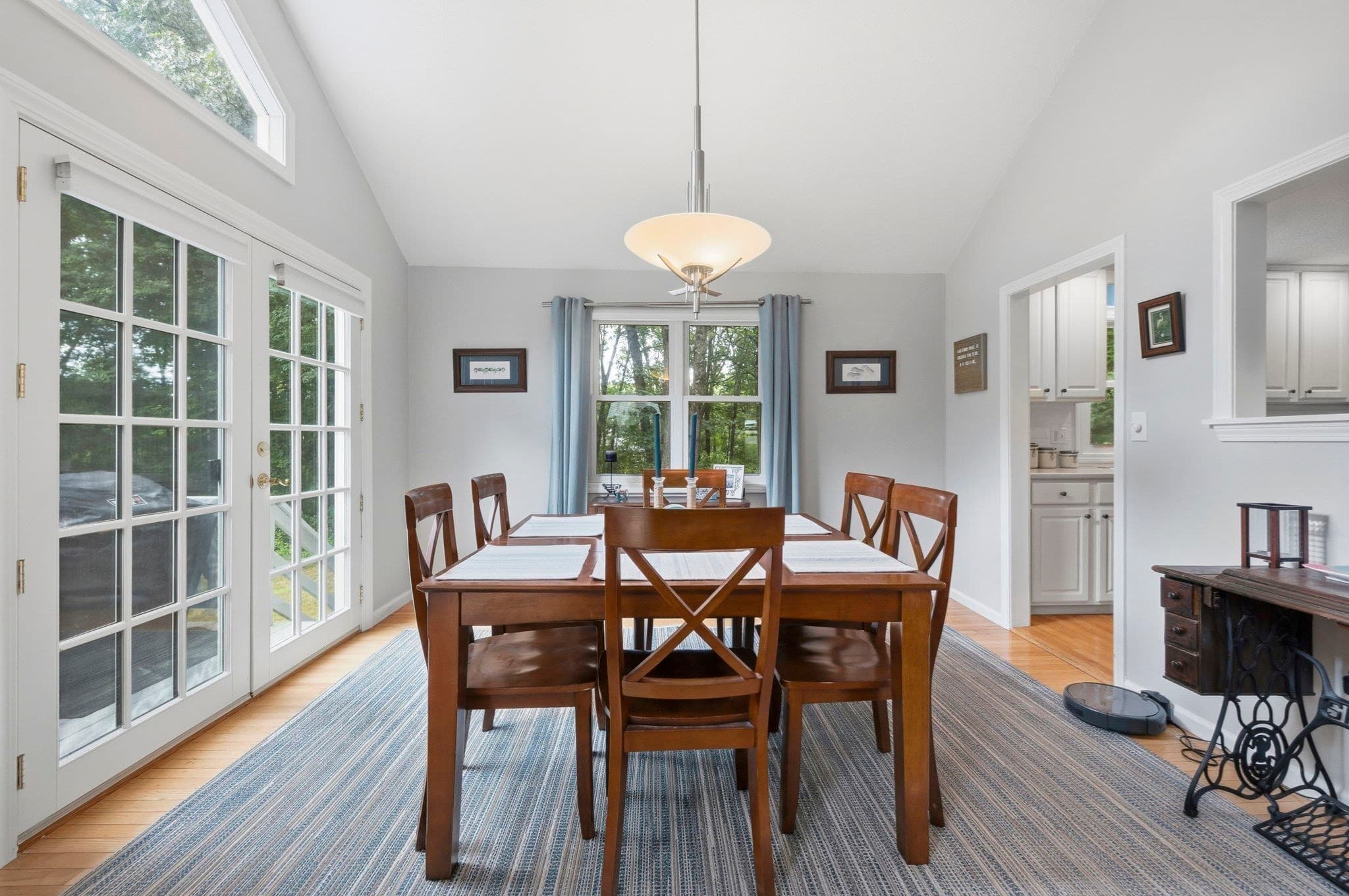 Single Family Residence at 55 Overlook Dr W, Framingham MA 01701, Framingham, photo 6 of 28