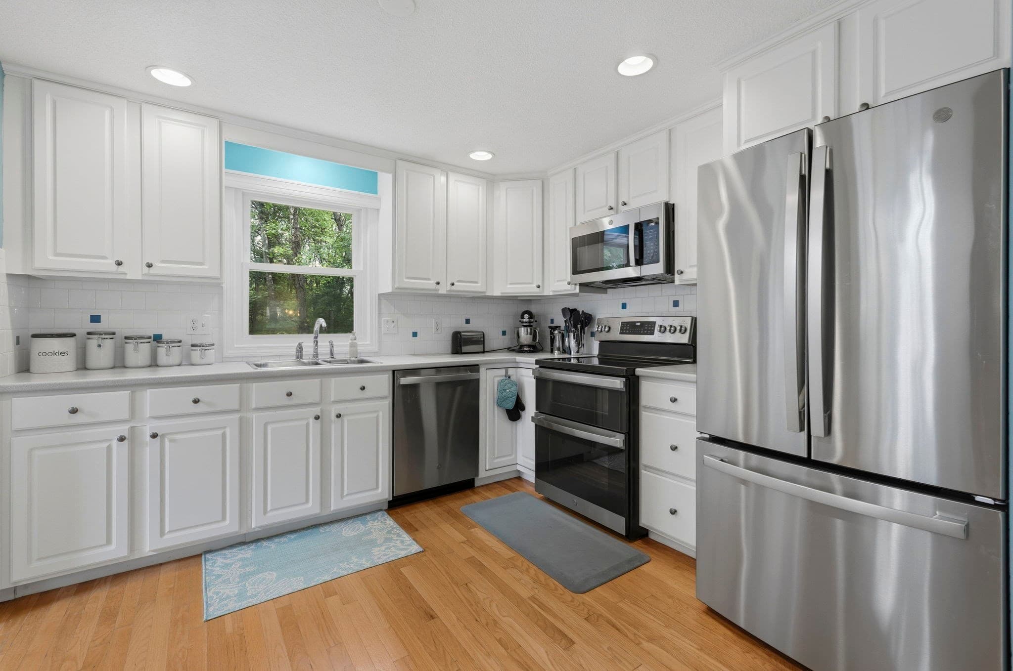 Single Family Residence at 55 Overlook Dr W, Framingham MA 01701, Framingham, photo 12 of 28
