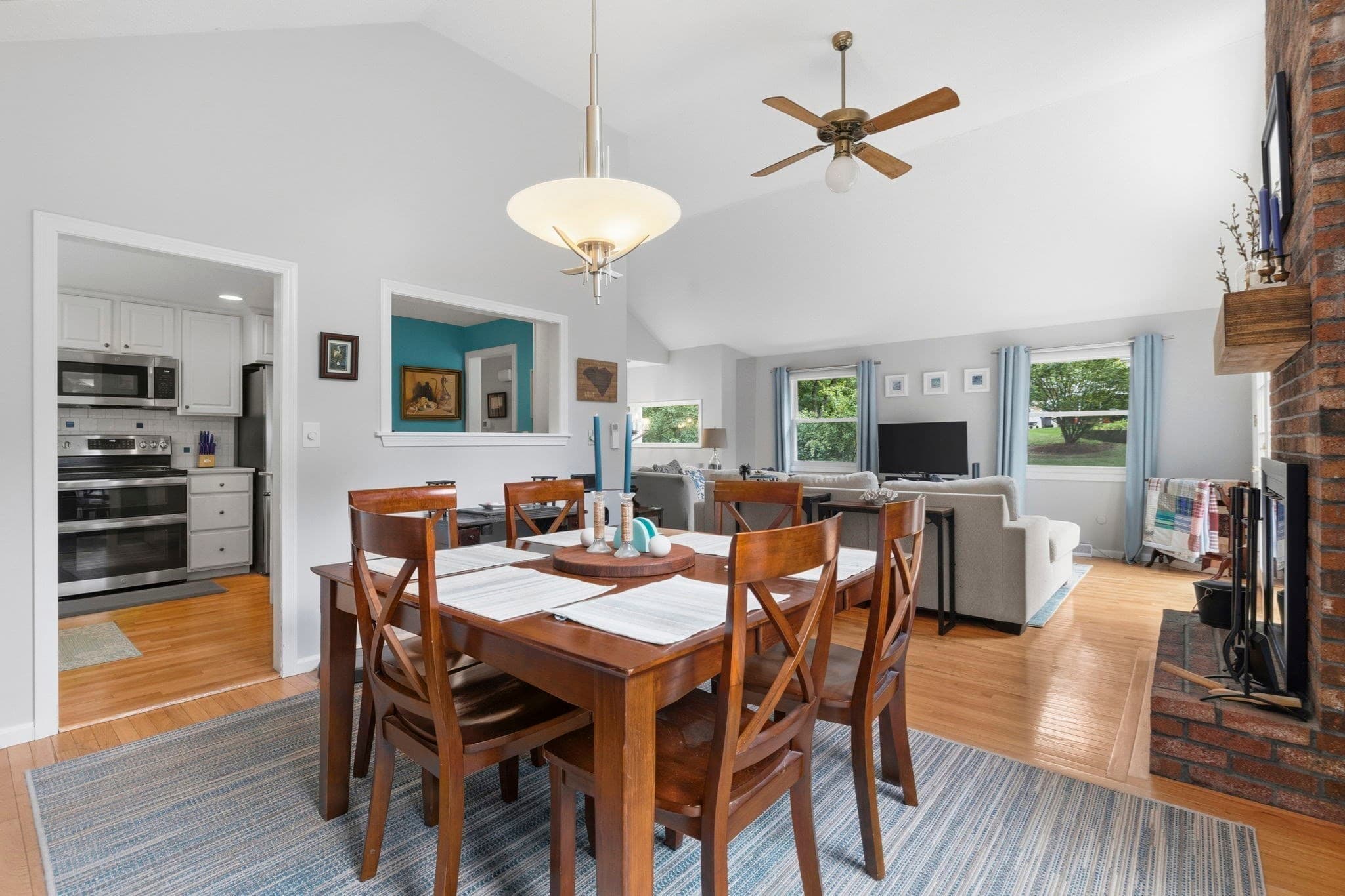 Single Family Residence at 55 Overlook Dr W, Framingham MA 01701, Framingham, photo 5 of 28