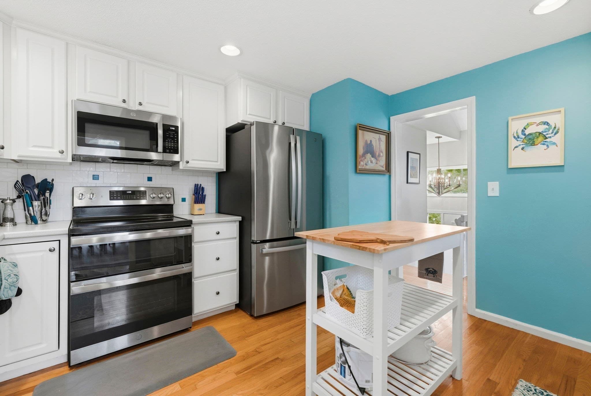 Single Family Residence at 55 Overlook Dr W, Framingham MA 01701, Framingham, photo 9 of 28
