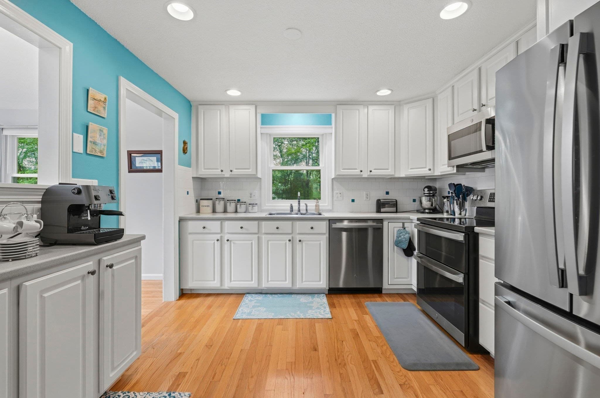 Single Family Residence at 55 Overlook Dr W, Framingham MA 01701, Framingham, photo 10 of 28