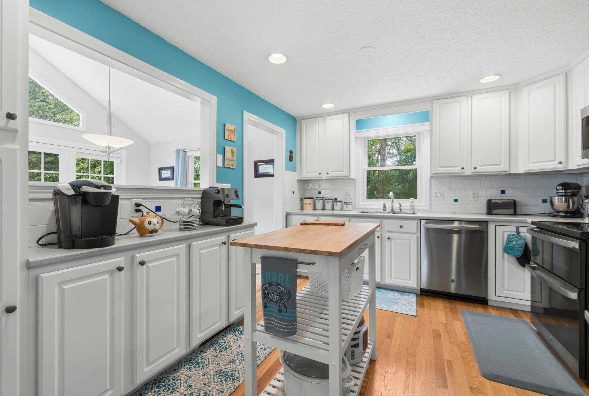 Single Family Residence at 55 Overlook Dr W, Framingham MA 01701, Framingham, photo 11 of 28