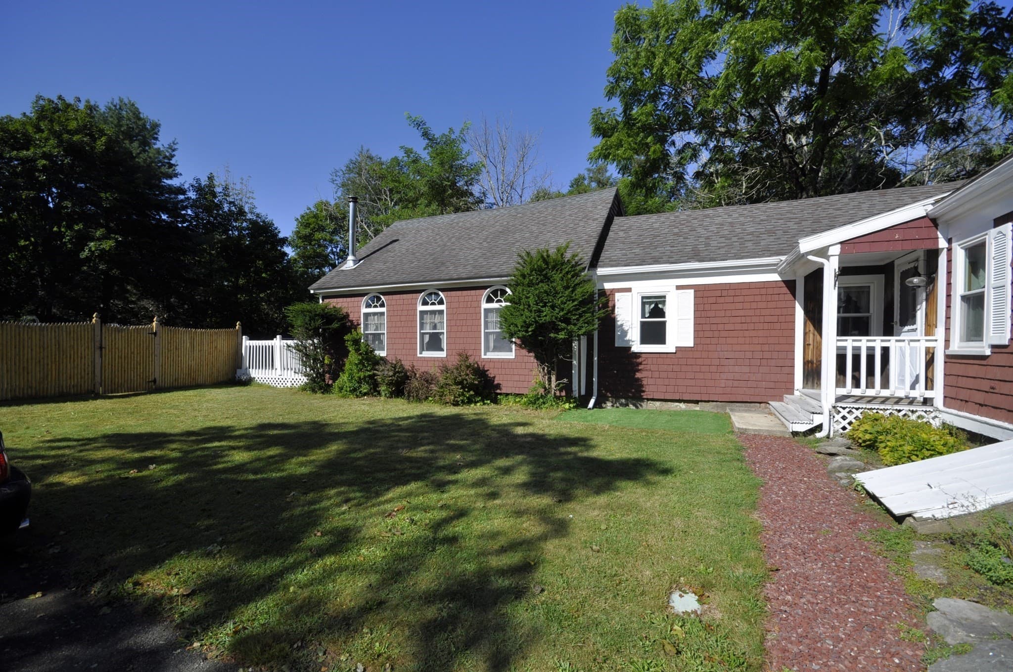 Single Family Residence at 466 Summer St, East Bridgewater MA 02333, East Bridgewater, photo 2 of 28