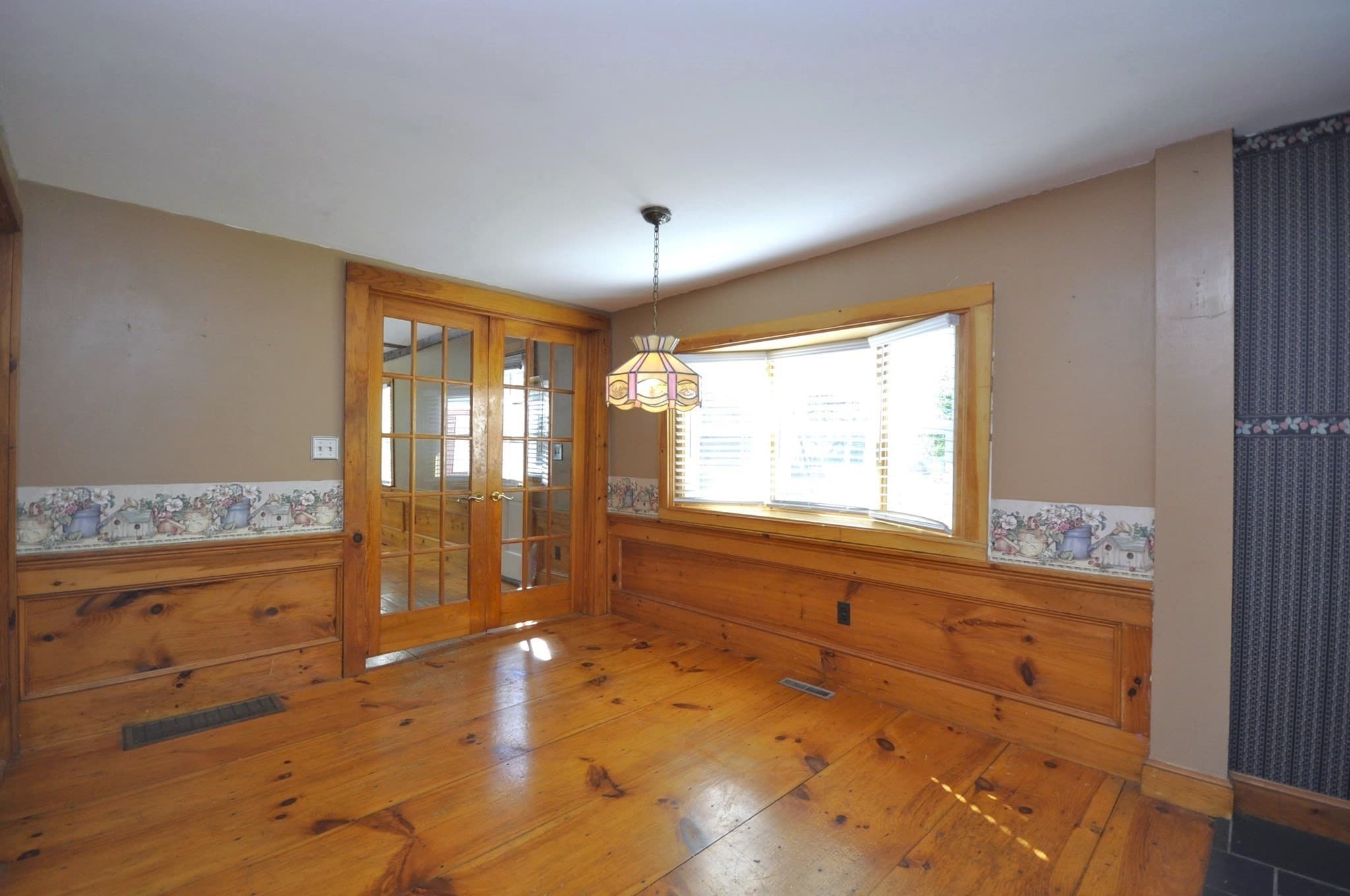 Single Family Residence at 466 Summer St, East Bridgewater MA 02333, East Bridgewater, photo 7 of 28