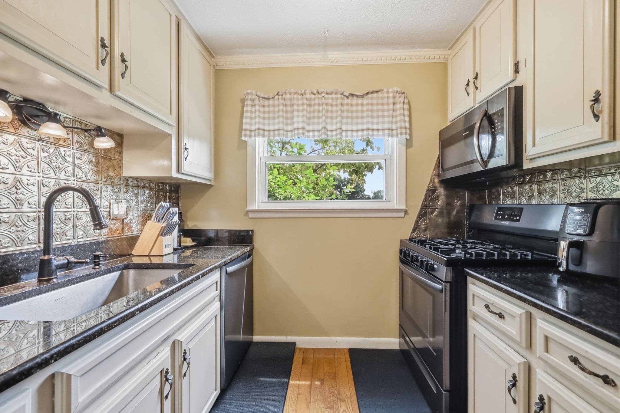 Condominium at 142 Autumn St # G, Agawam MA 01001, Agawam, photo 8 of 25