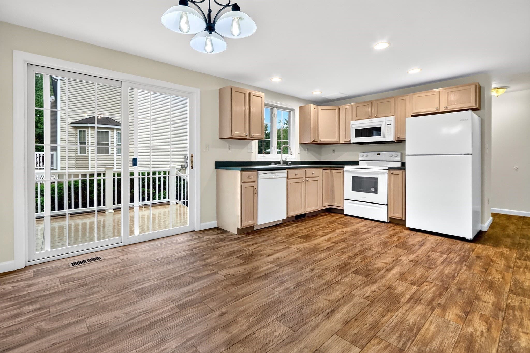 Condominium at 85 Steeple Chase Cir # 3, Attleboro MA 02703, Attleboro, photo 6 of 37