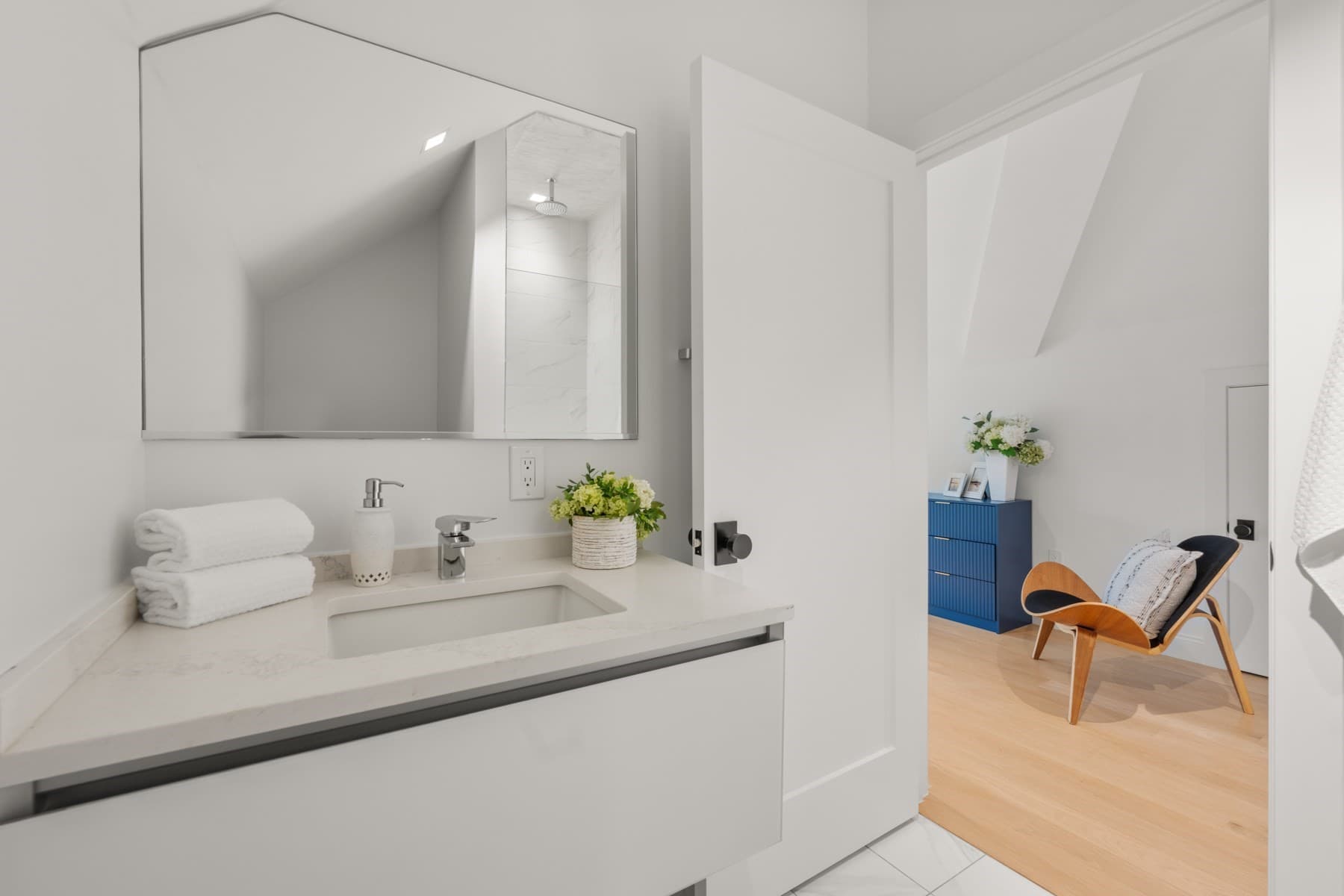 Condominium at 21 Crowninshield Rd # 1, Brookline MA 02446, Brookline, photo 20 of 30