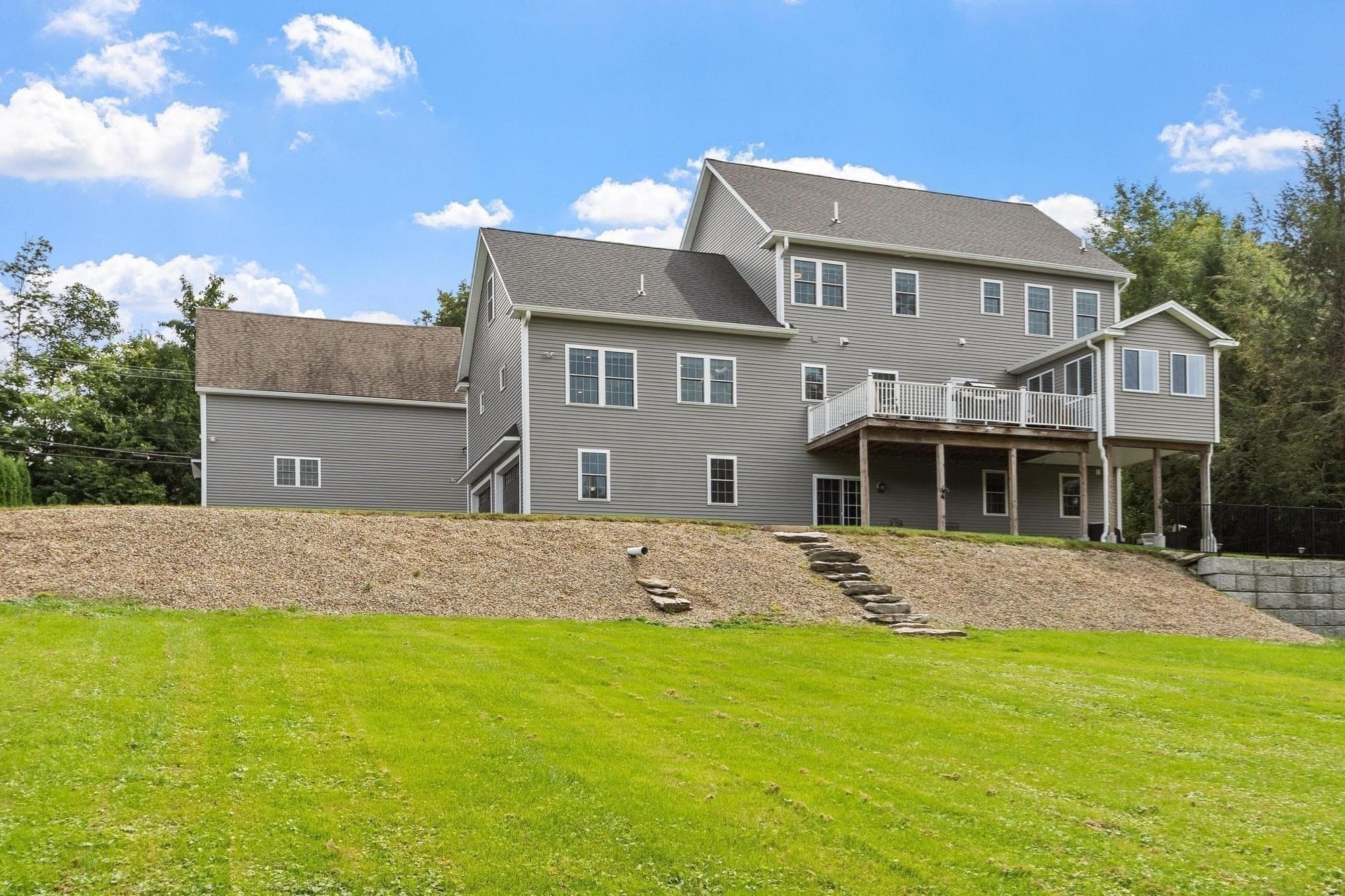 Single Family Residence at 616 Prospect St, Leominster MA 01453, photo 5 of 41