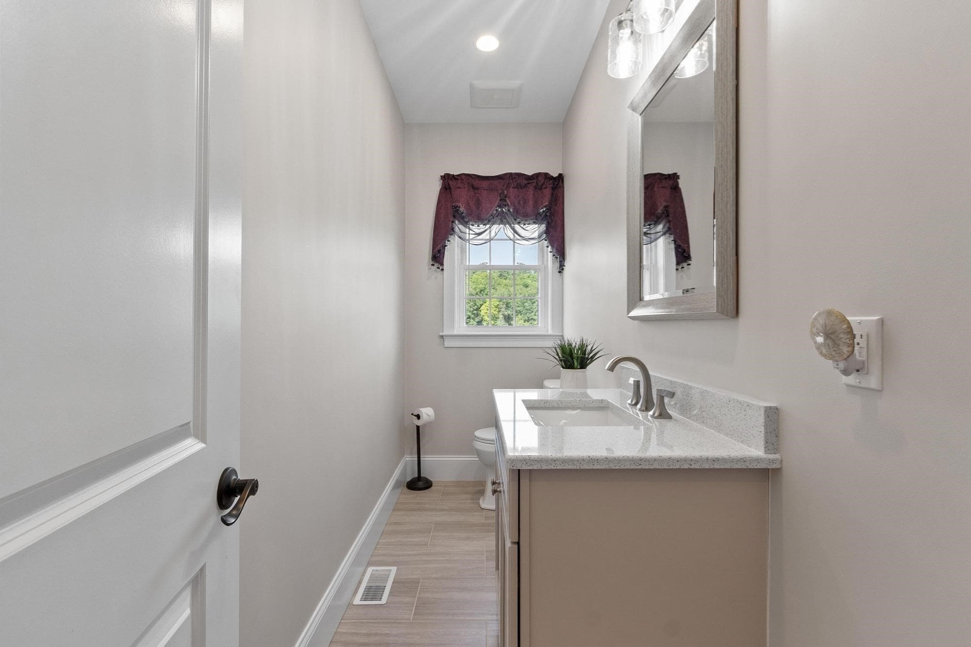 Single Family Residence at 616 Prospect St, Leominster MA 01453, photo 20 of 41