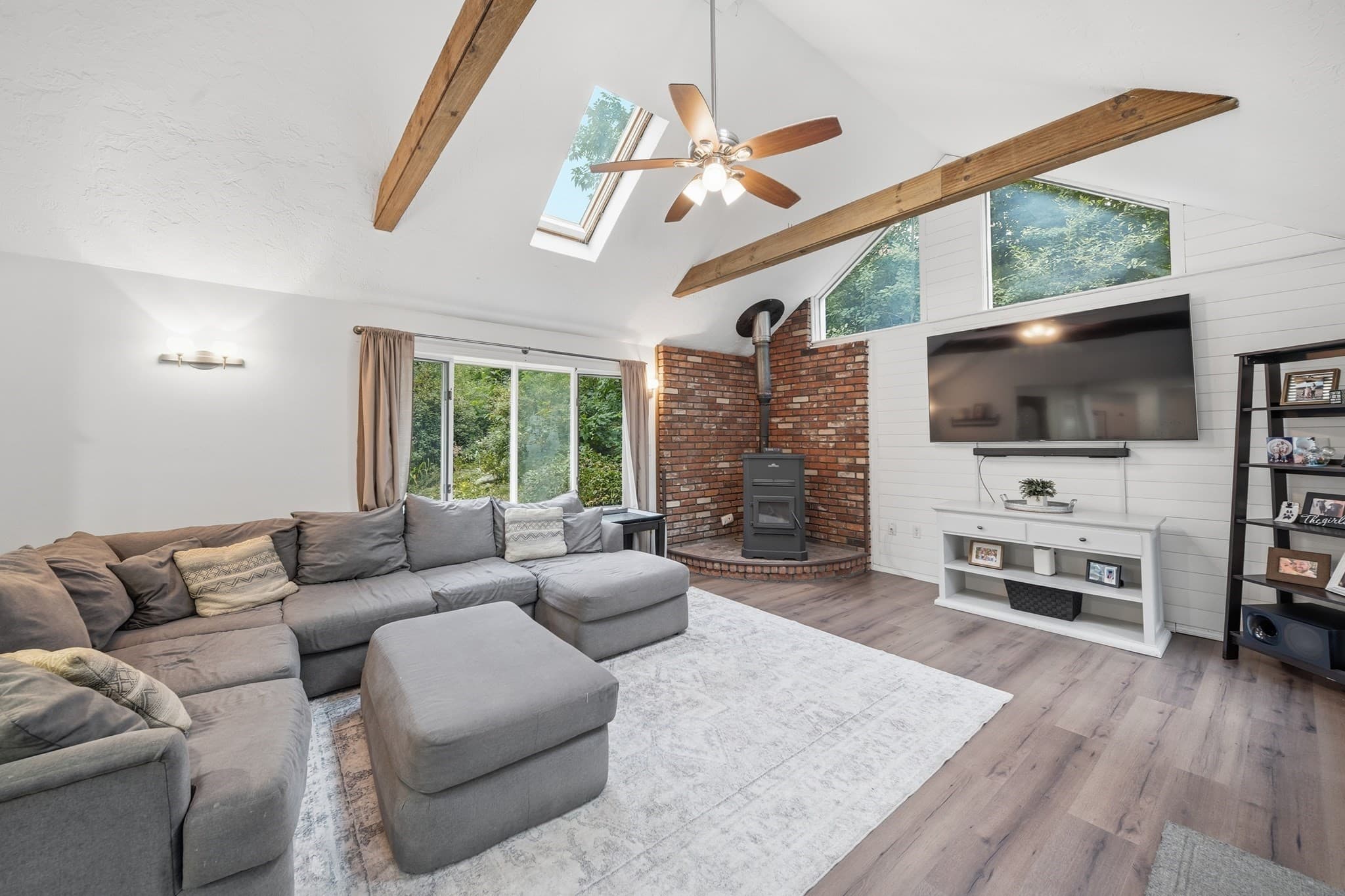 Single Family Residence at 9 Westgate Rd, Billerica MA 01862, photo 2 of 33