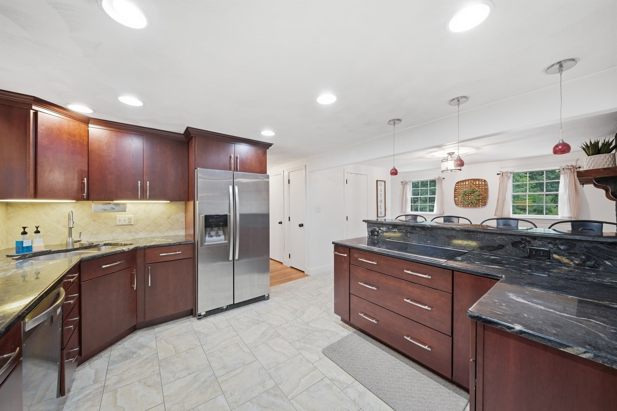 Single Family Residence at 9 Westgate Rd, Billerica MA 01862, photo 5 of 33