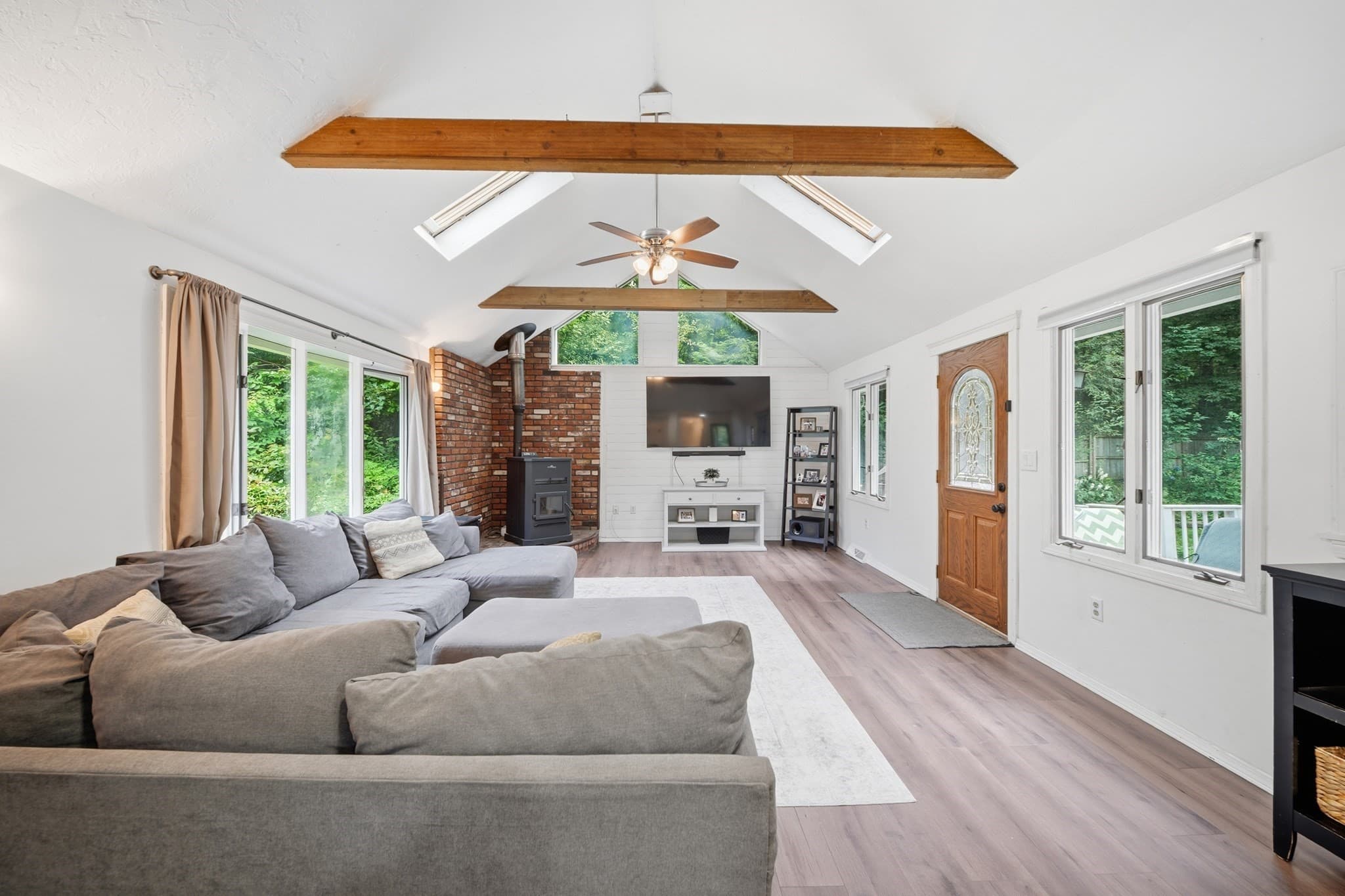 Single Family Residence at 9 Westgate Rd, Billerica MA 01862, photo 4 of 33