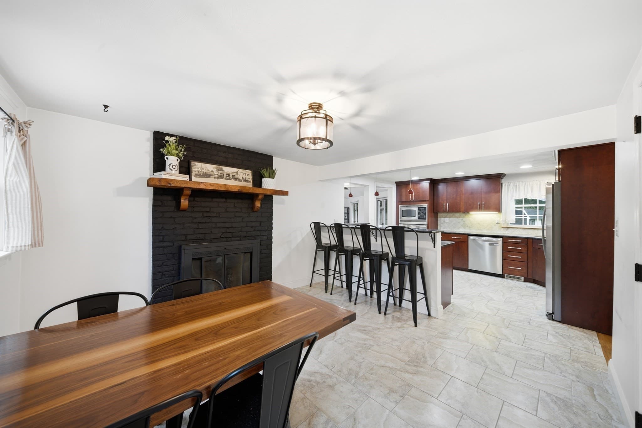 Single Family Residence at 9 Westgate Rd, Billerica MA 01862, photo 8 of 33