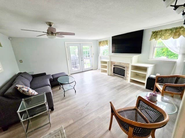 Single Family Residence at 417 River Rd, Agawam MA 01001, Agawam, photo 9 of 27