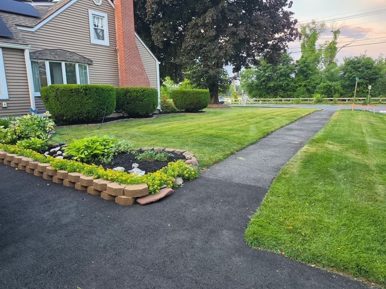 Single Family Residence at 417 River Rd, Agawam MA 01001, Agawam, photo 4 of 27