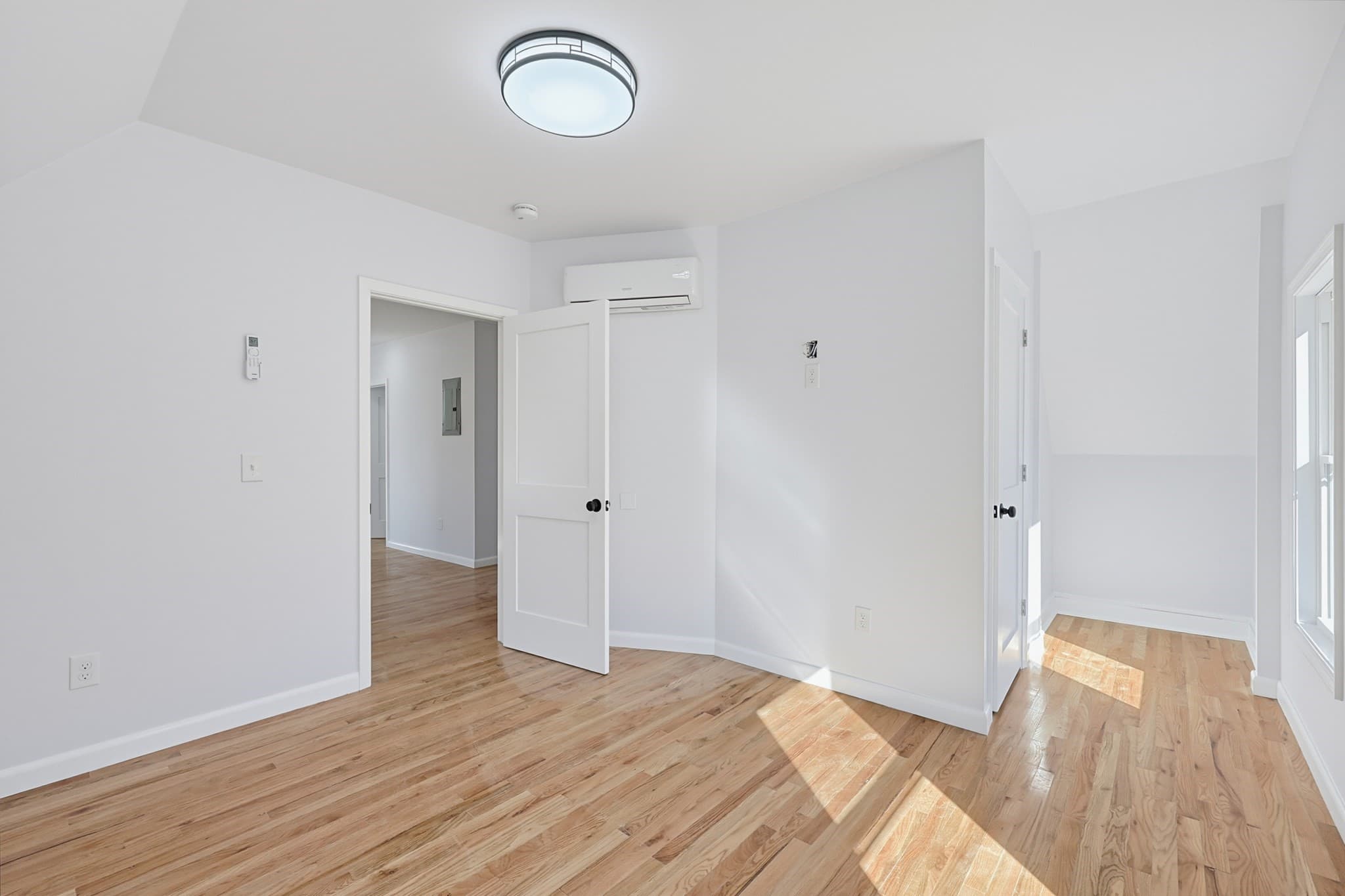 2 Family - 2 Units Up/Down at 9 Chester St, Taunton MA 02780, Taunton, photo 11 of 32