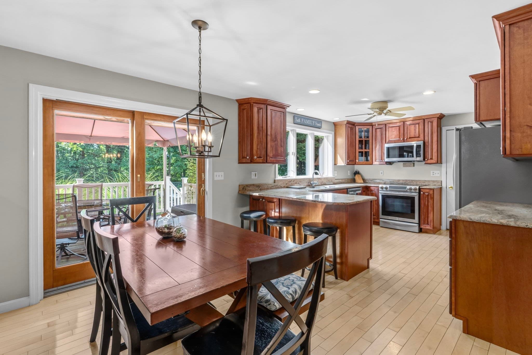 Single Family Residence at 28 Ashley Cir, Easthampton MA 01027, Easthampton, photo 7 of 42
