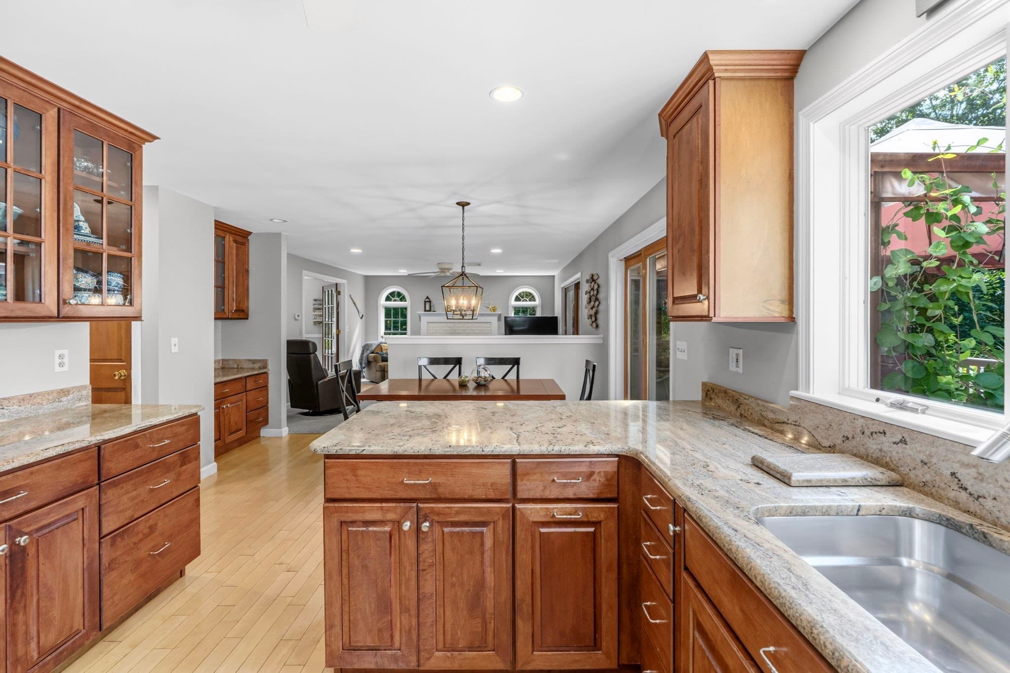 Single Family Residence at 28 Ashley Cir, Easthampton MA 01027, Easthampton, photo 5 of 42