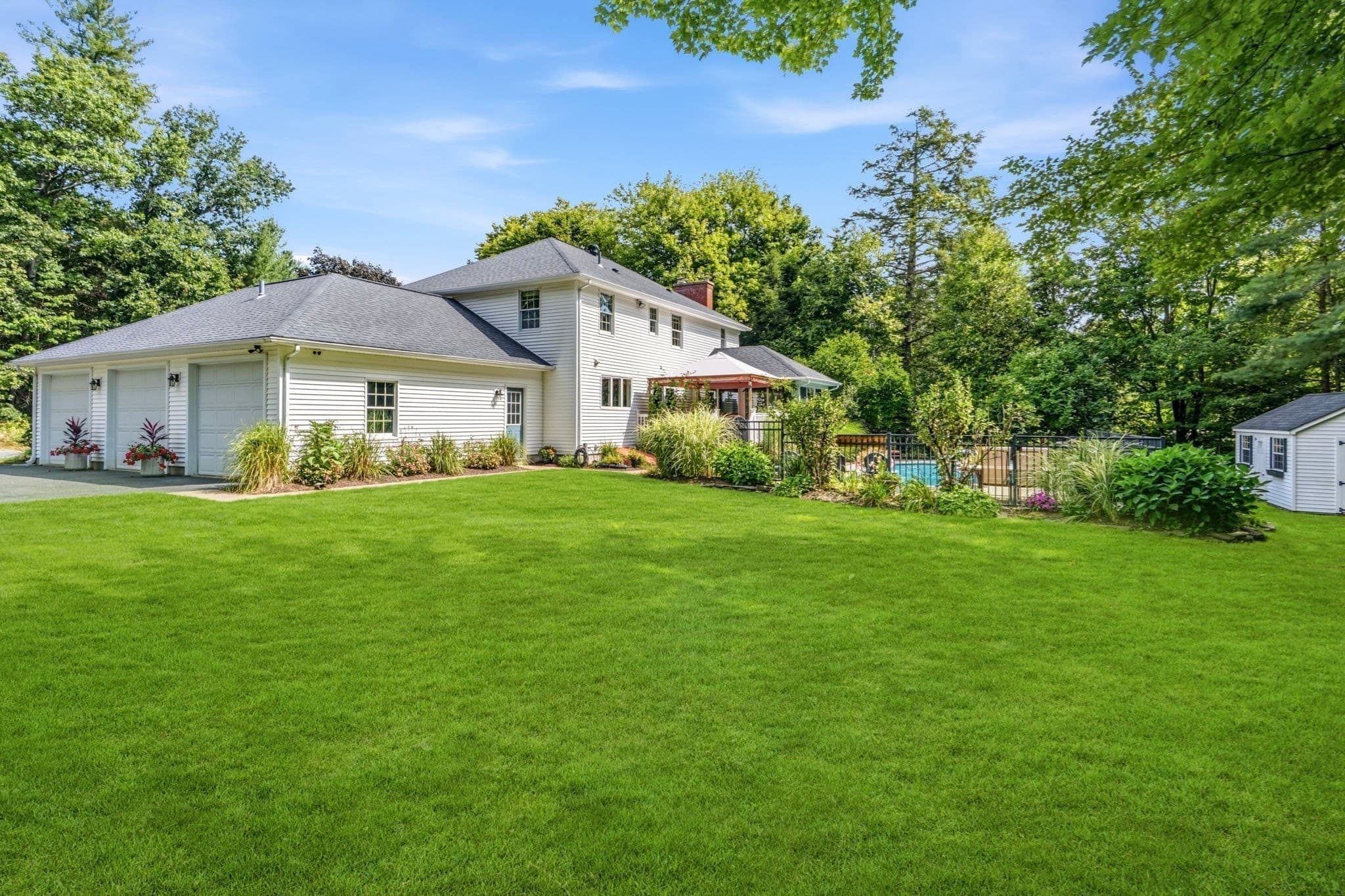 Single Family Residence at 28 Ashley Cir, Easthampton MA 01027, Easthampton, photo 40 of 42