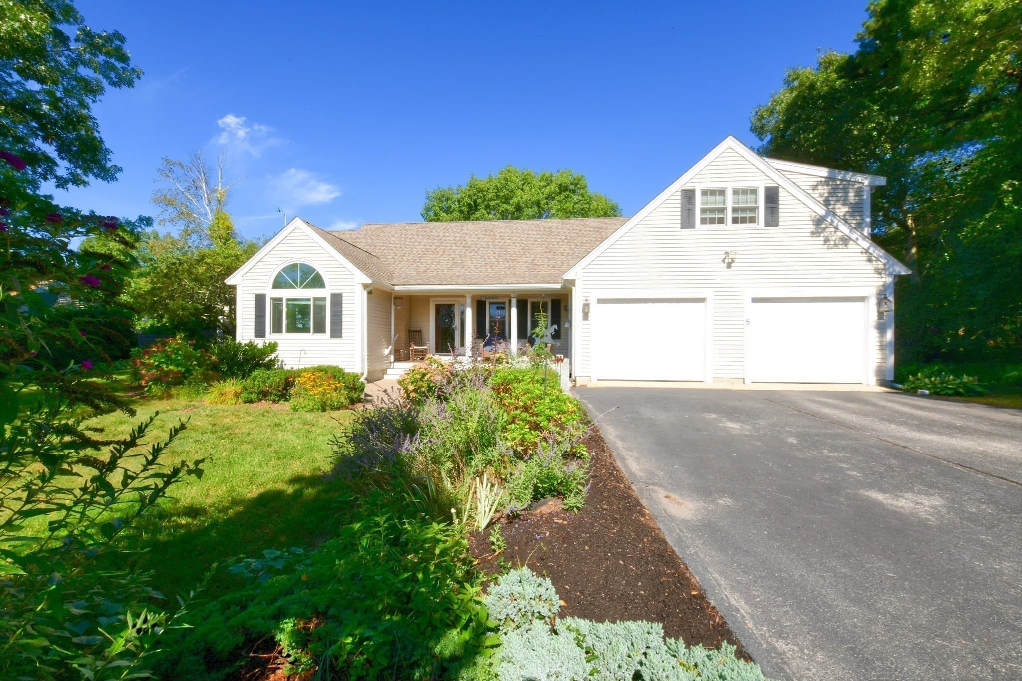 5 Luigi Ave, Bourne MA 02562