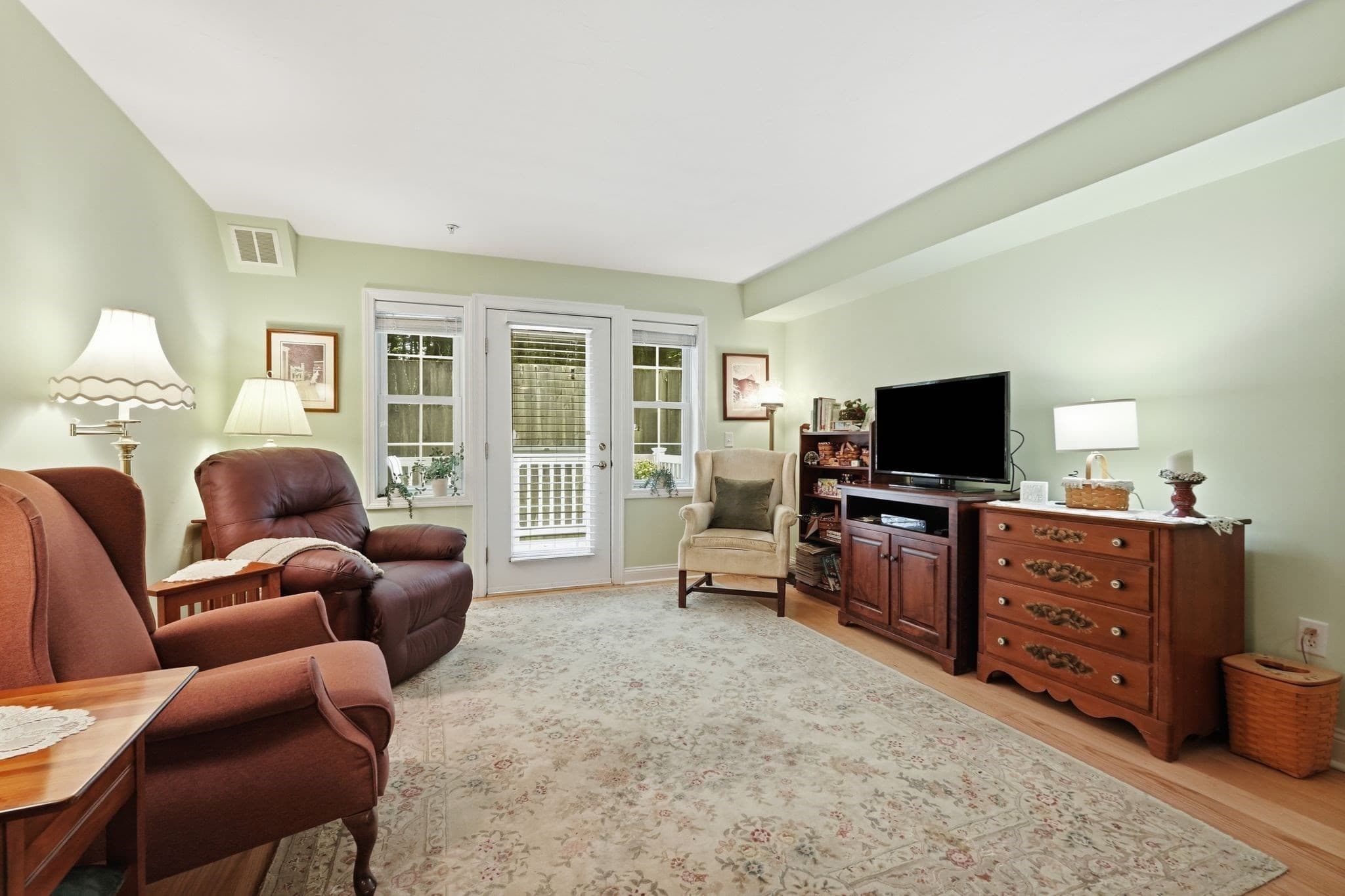 Condominium at 26 Greenleaves Dr # 611, Amherst MA 01002, Amherst, photo 3 of 28