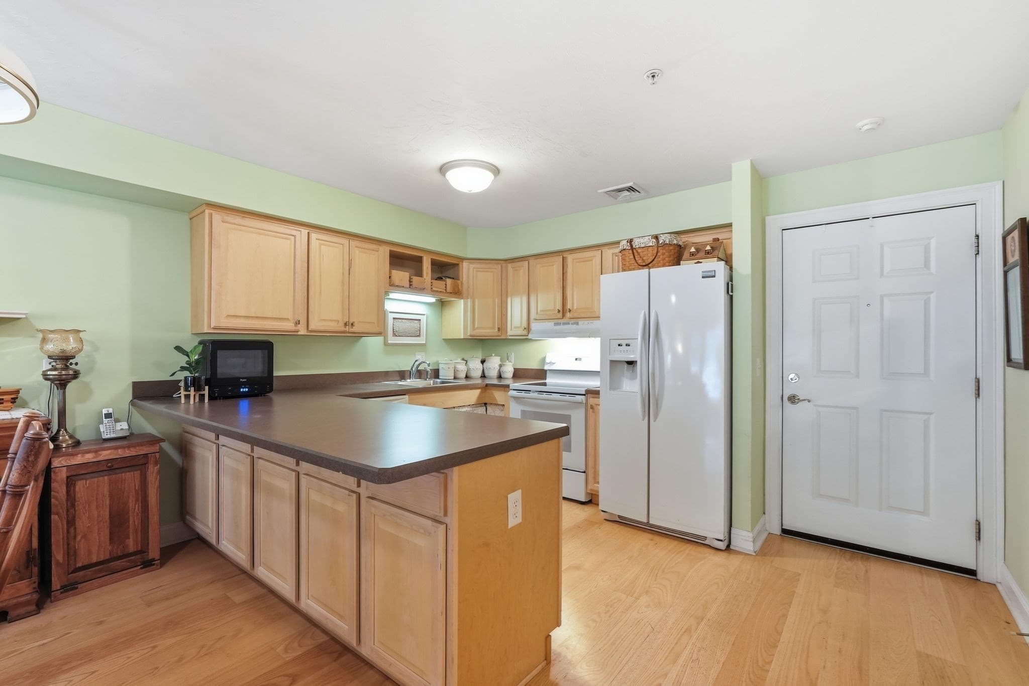 Condominium at 26 Greenleaves Dr # 611, Amherst MA 01002, Amherst, photo 5 of 28