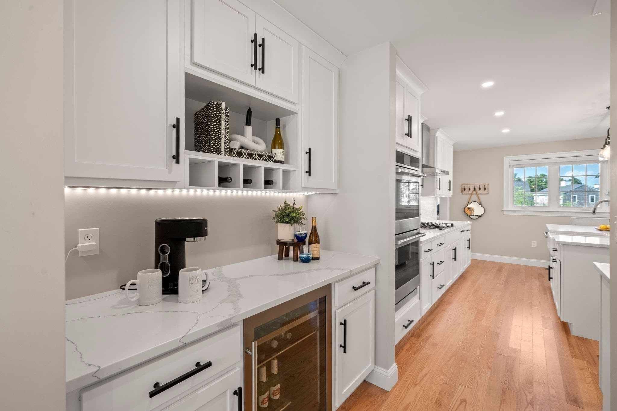 Single Family Residence at 7 Yellow Birch Dr, Plymouth MA 02360, photo 5 of 33