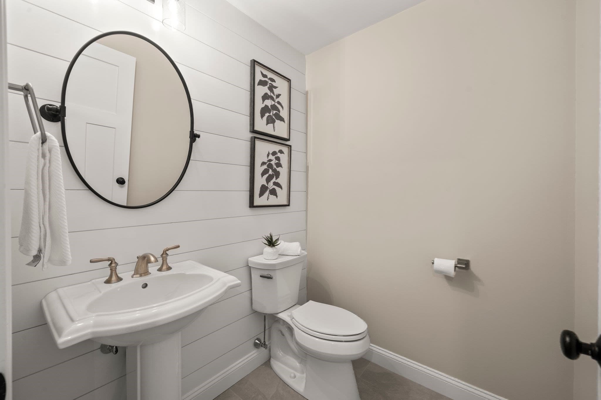 Single Family Residence at 7 Yellow Birch Dr, Plymouth MA 02360, photo 18 of 33