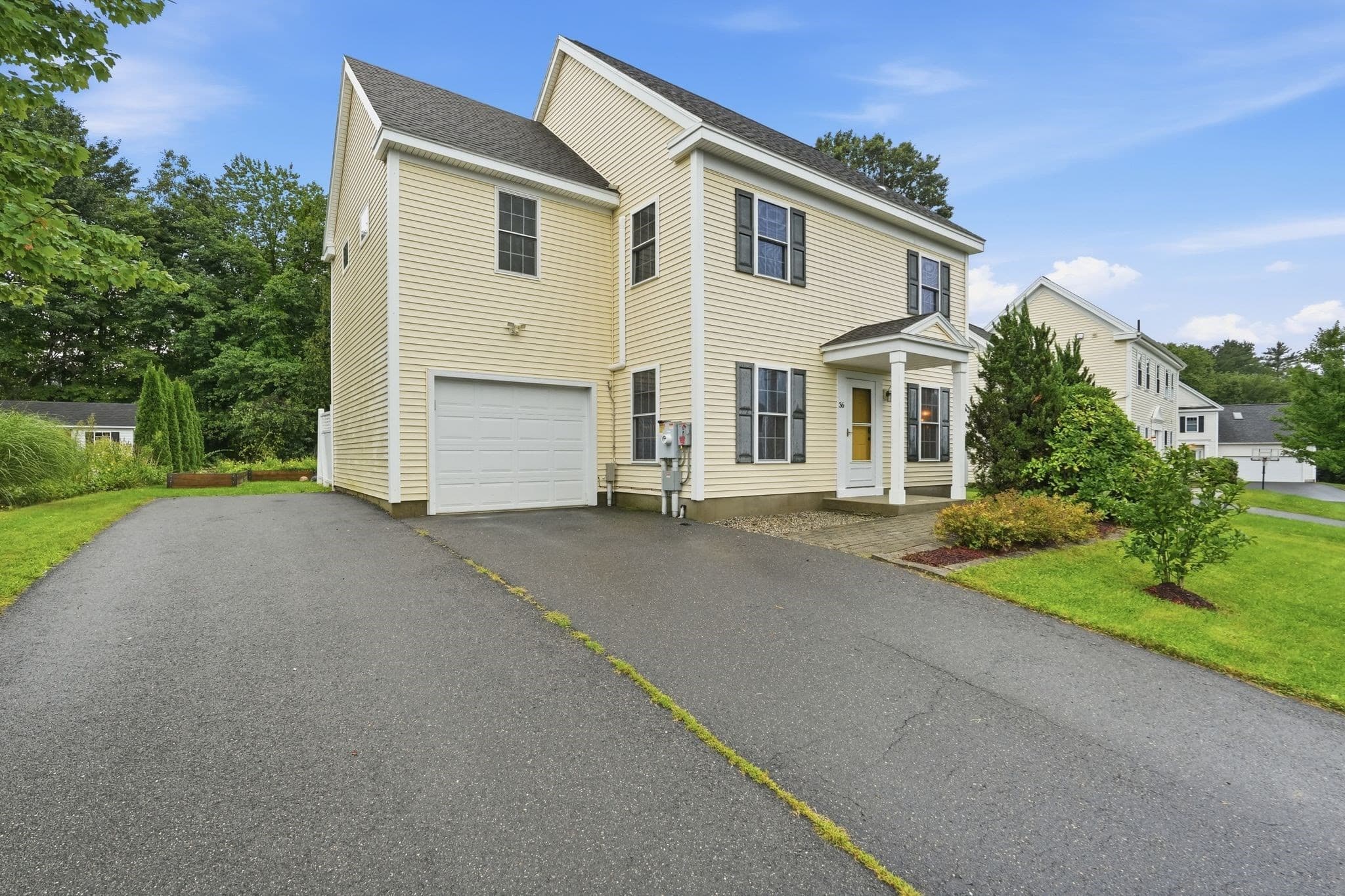 Single Family Residence at 36 Treehouse Cir, Easthampton MA 01027, Easthampton, photo 2 of 39