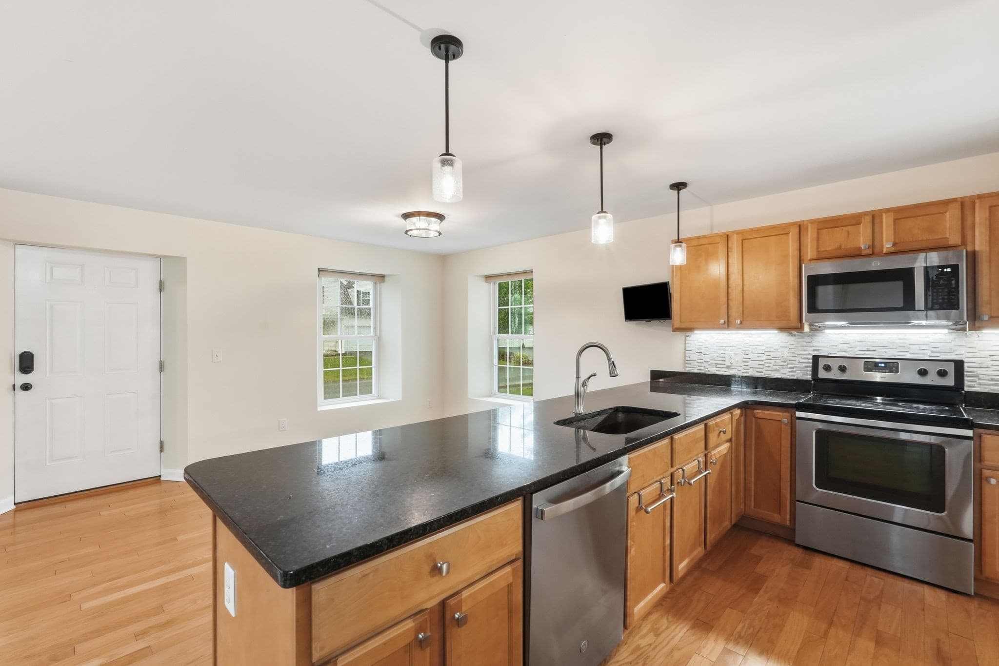Single Family Residence at 36 Treehouse Cir, Easthampton MA 01027, Easthampton, photo 12 of 39