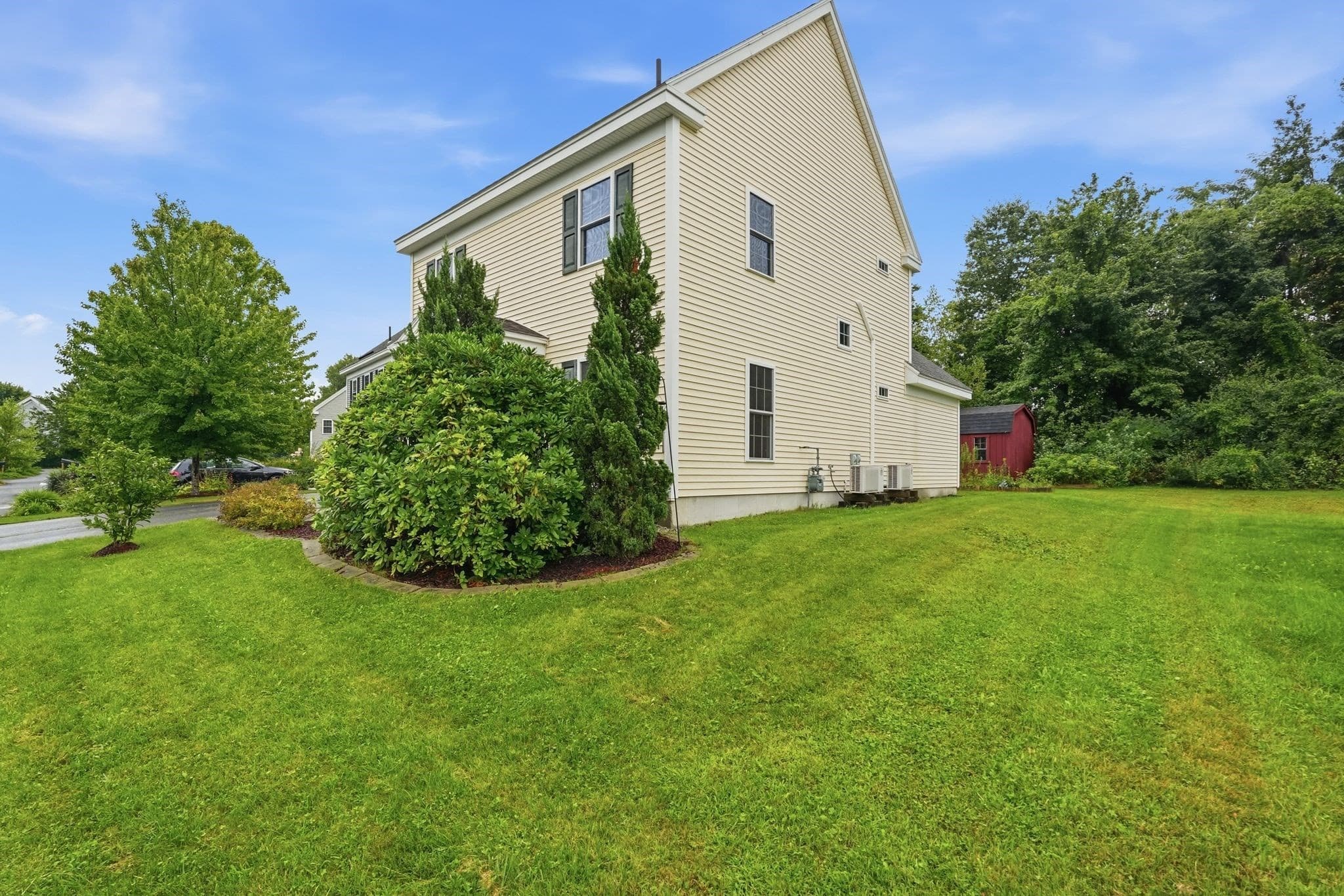 Single Family Residence at 36 Treehouse Cir, Easthampton MA 01027, Easthampton, photo 3 of 39
