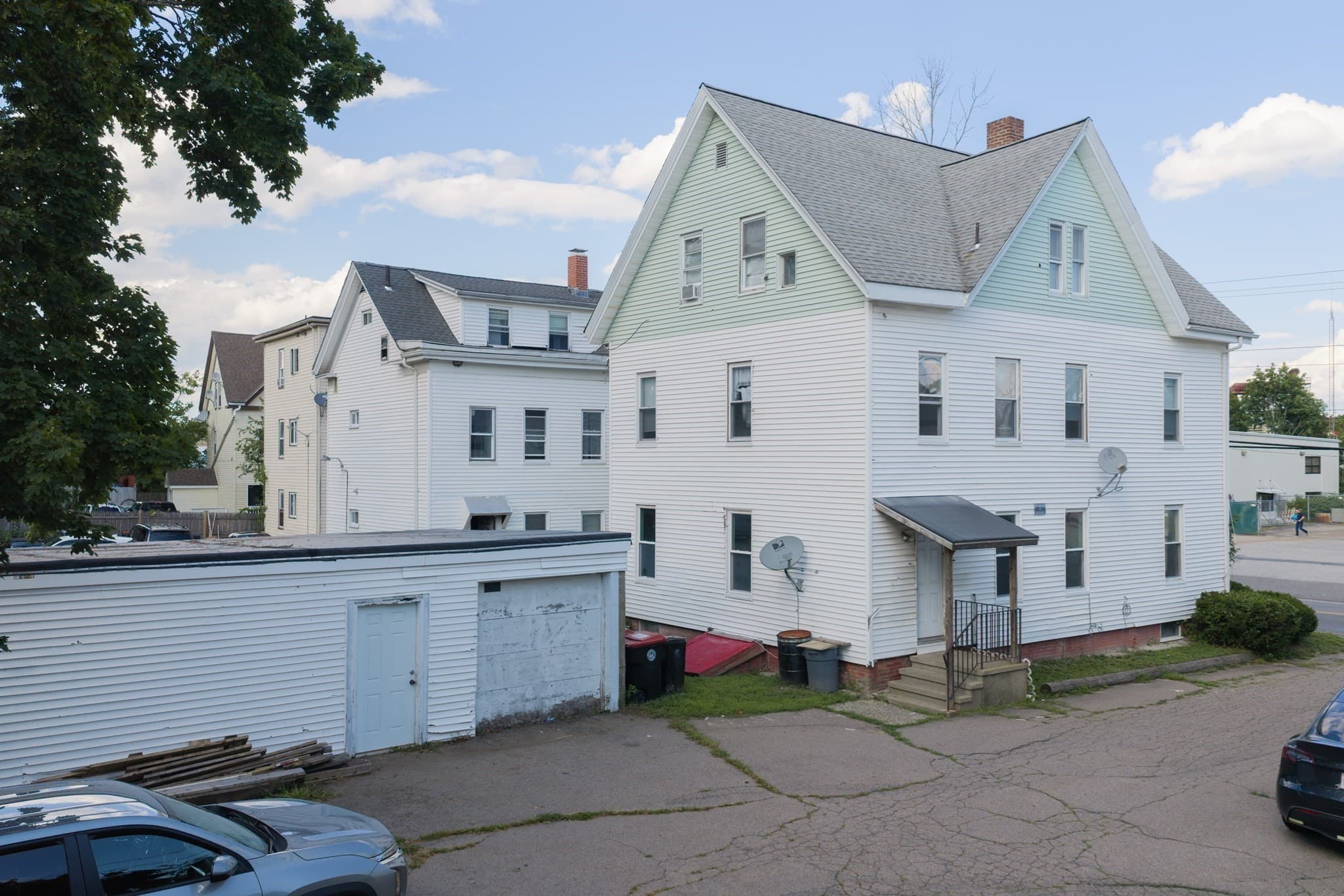 3 Family at 557 Montello St, Brockton MA 02301, Brockton, photo 2 of 36