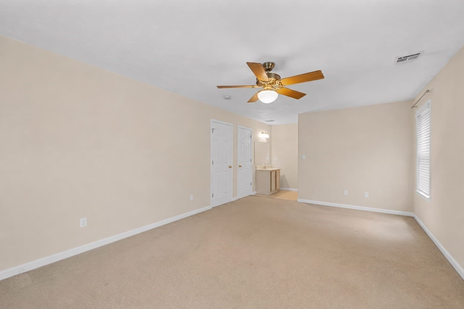 Single Family Residence at 16 Mars Dr, Shrewsbury MA 01545, photo 12 of 42