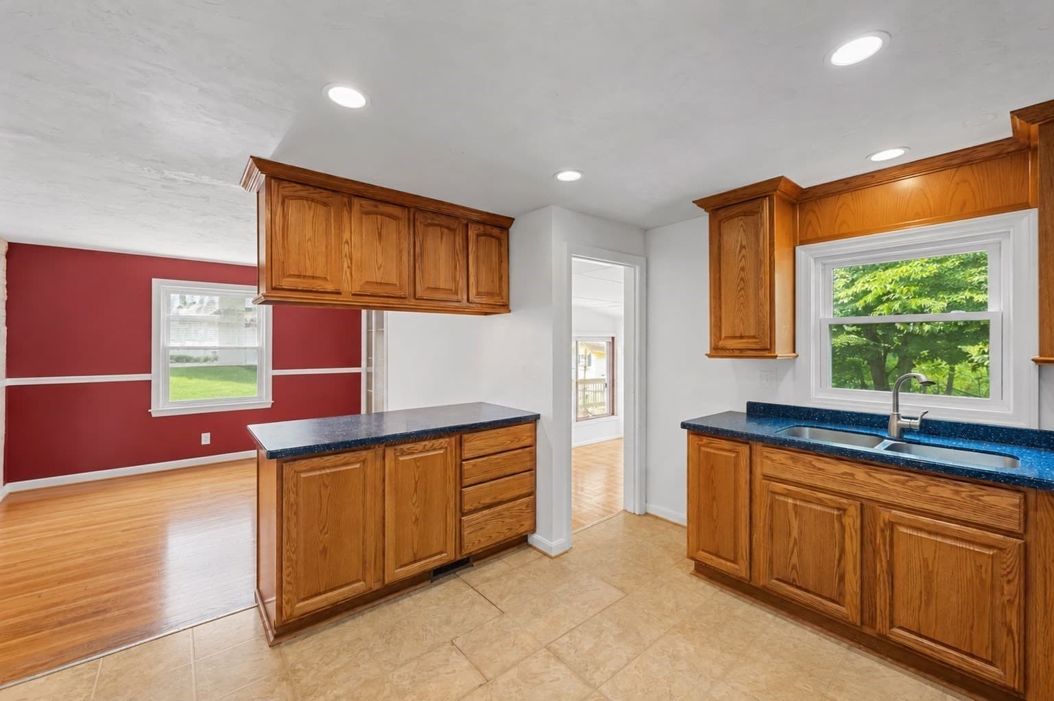 Single Family Residence at 16 Mars Dr, Shrewsbury MA 01545, photo 7 of 42