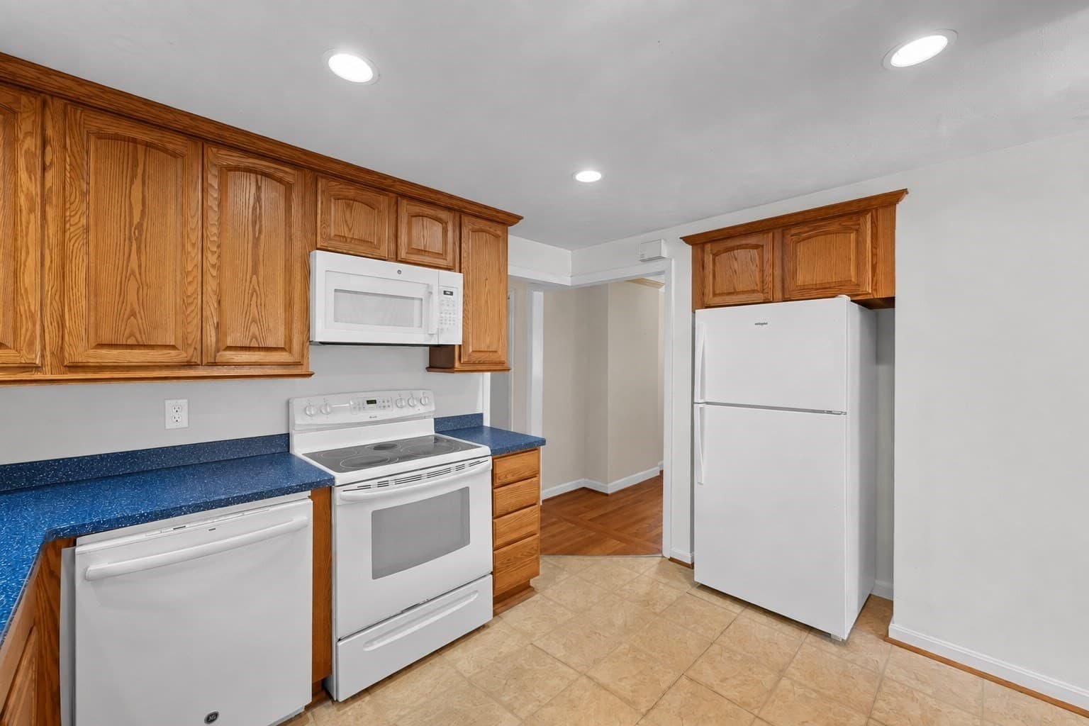 Single Family Residence at 16 Mars Dr, Shrewsbury MA 01545, photo 9 of 42