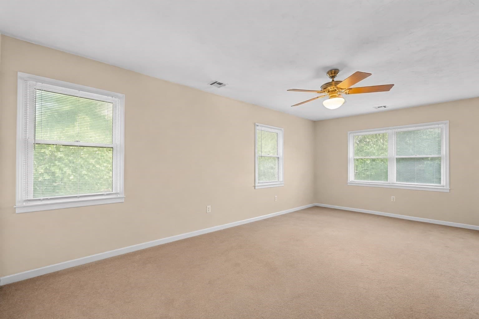 Single Family Residence at 16 Mars Dr, Shrewsbury MA 01545, photo 11 of 42