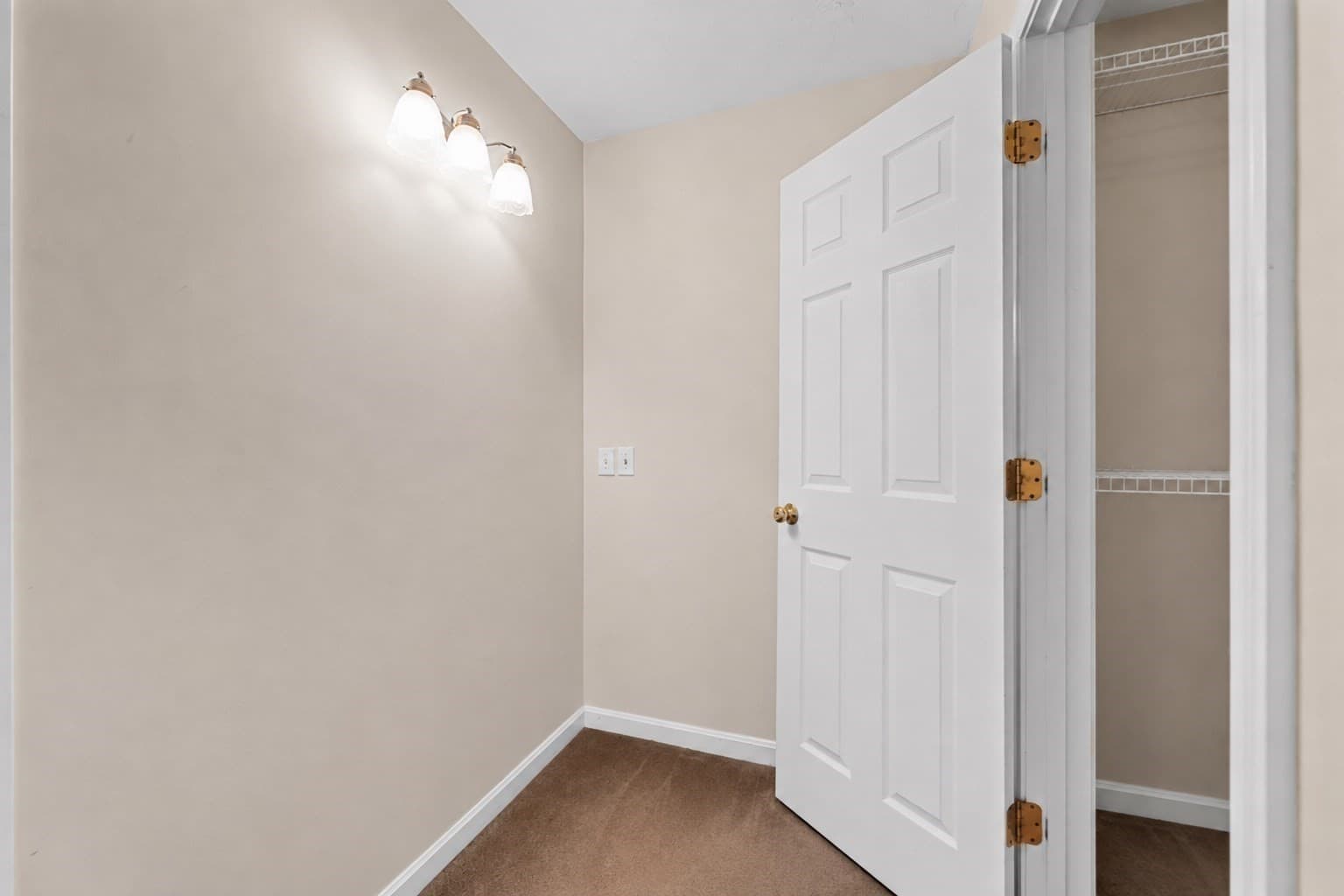 Single Family Residence at 16 Mars Dr, Shrewsbury MA 01545, photo 19 of 42
