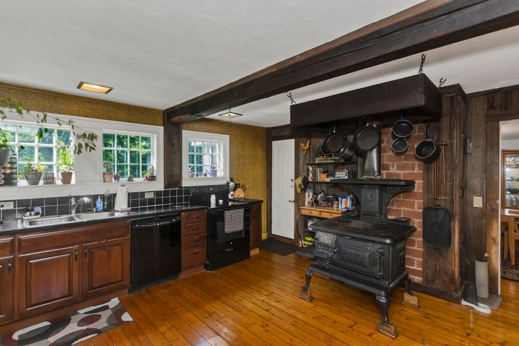Single Family Residence at 1529 Main Rd, Granville MA 01034, photo 5 of 34