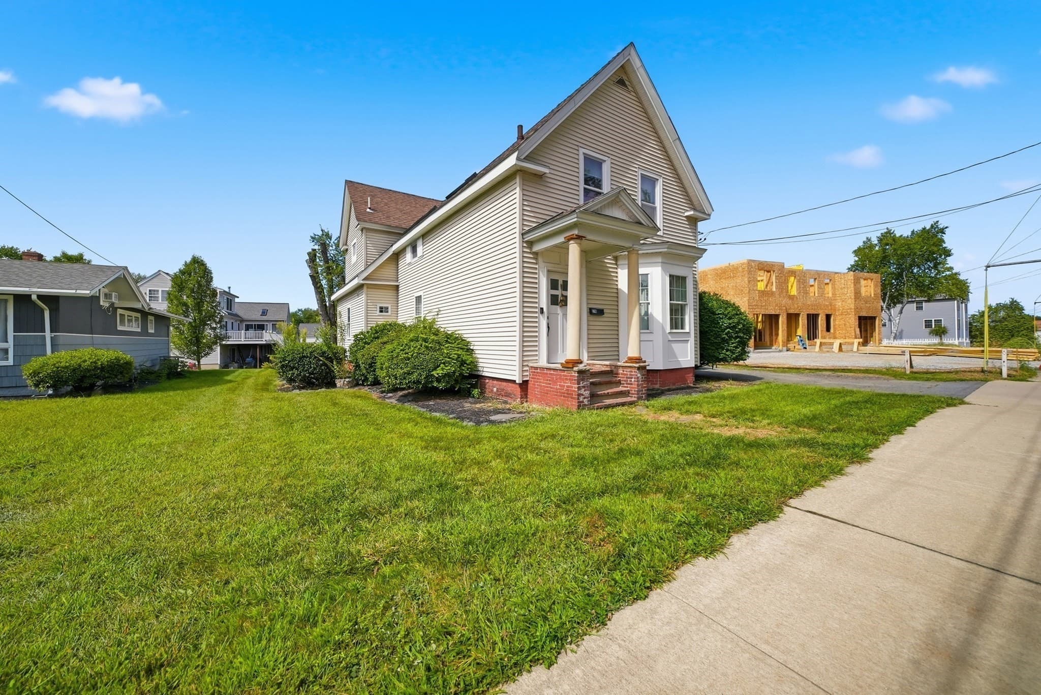 Multi Family at 216 Monument, Haverhill MA 01832, Haverhill, photo 2 of 41