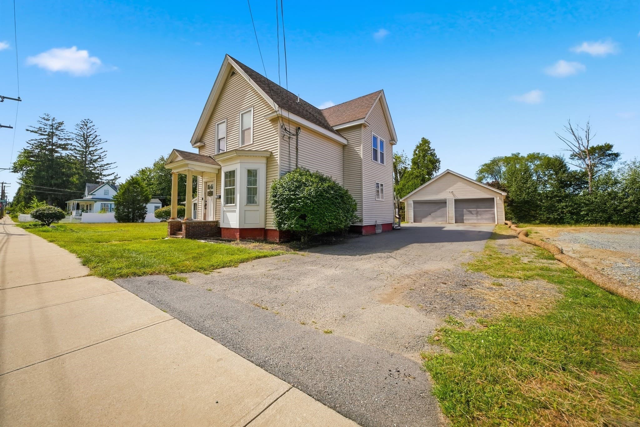 216 Monument, Haverhill MA 01832