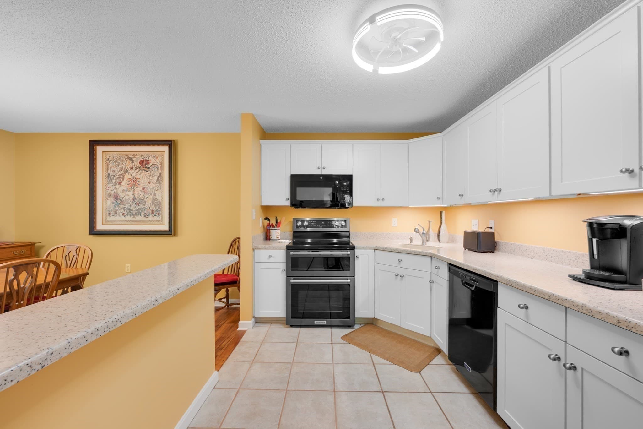 Condominium at 36 Betsy Ross Cir # 36, Sturbridge MA 01566, Sturbridge, photo 12 of 38
