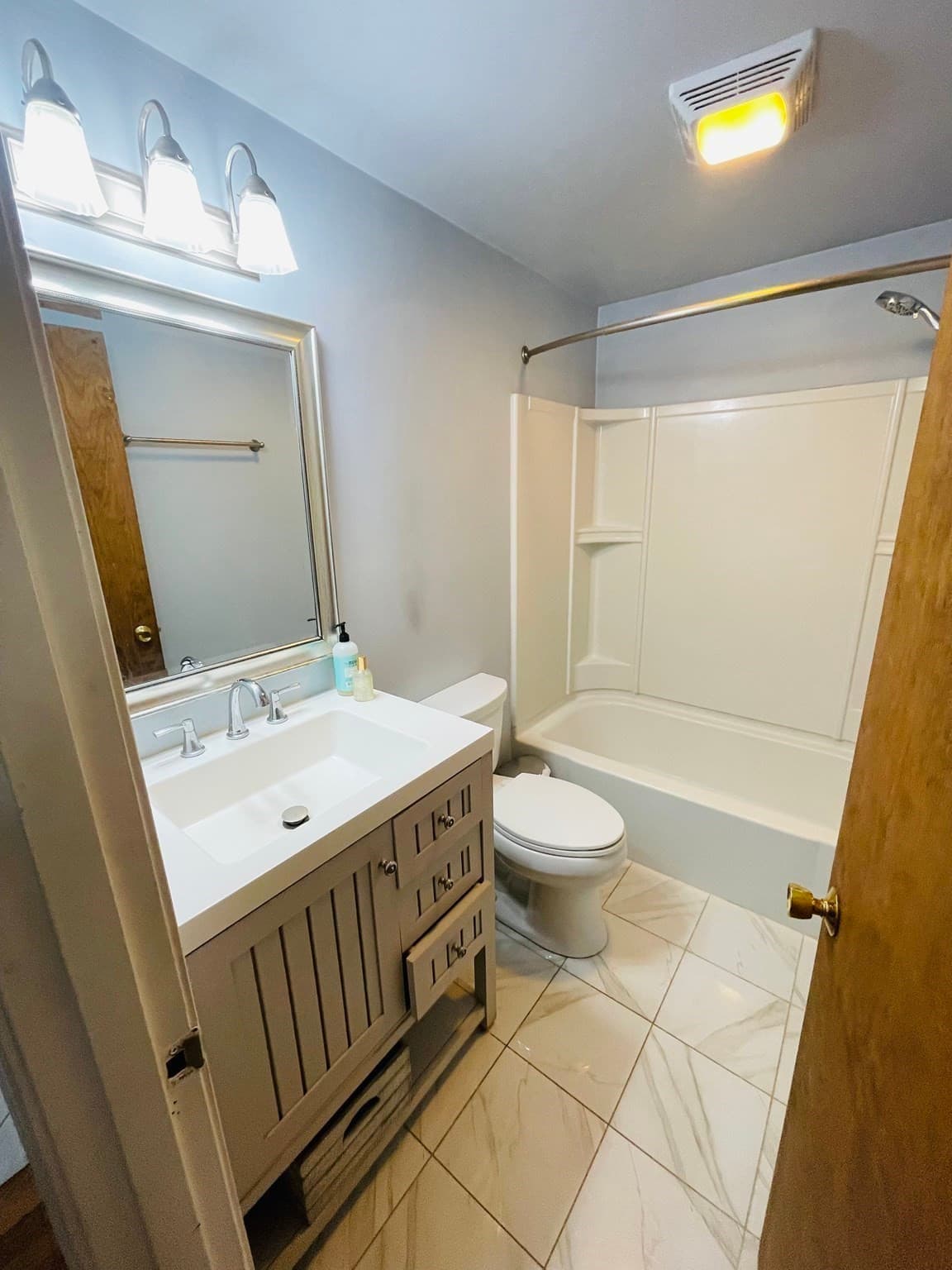 Single Family Residence at 192 Grandview Ave, West Springfield MA 01089, West Springfield, photo 17 of 24