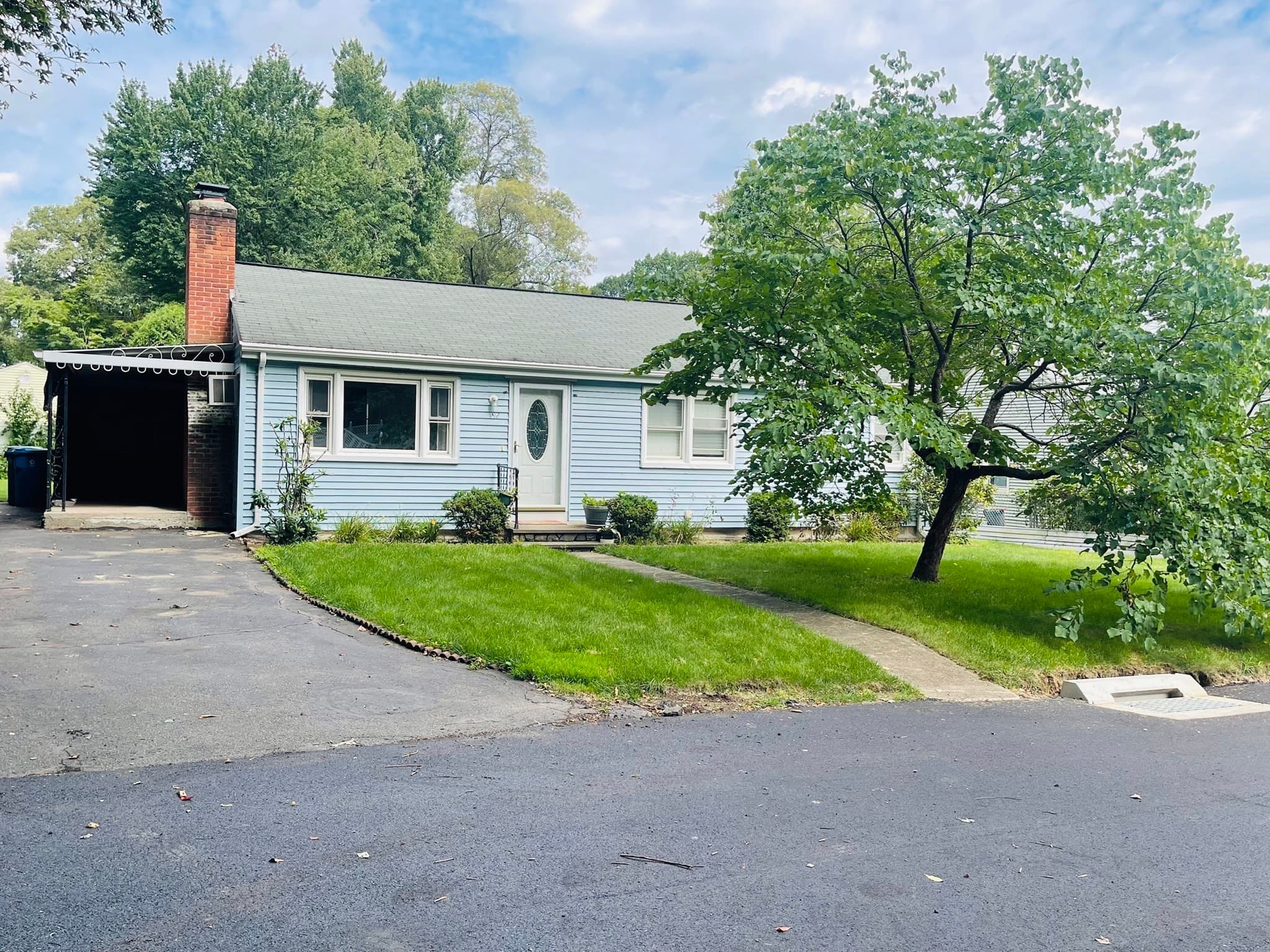 192 Grandview Ave, West Springfield MA 01089