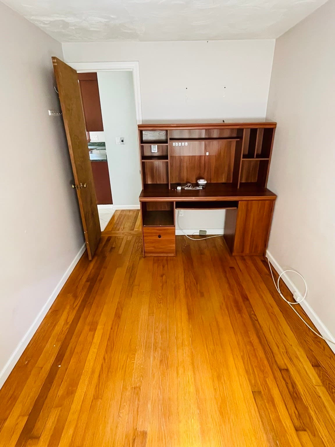 Single Family Residence at 192 Grandview Ave, West Springfield MA 01089, West Springfield, photo 9 of 24